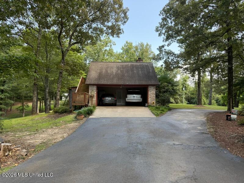 18159 Highway 15 Property Photo 3