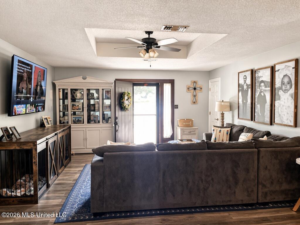 301 Ridgeview Drive Property Photo 2