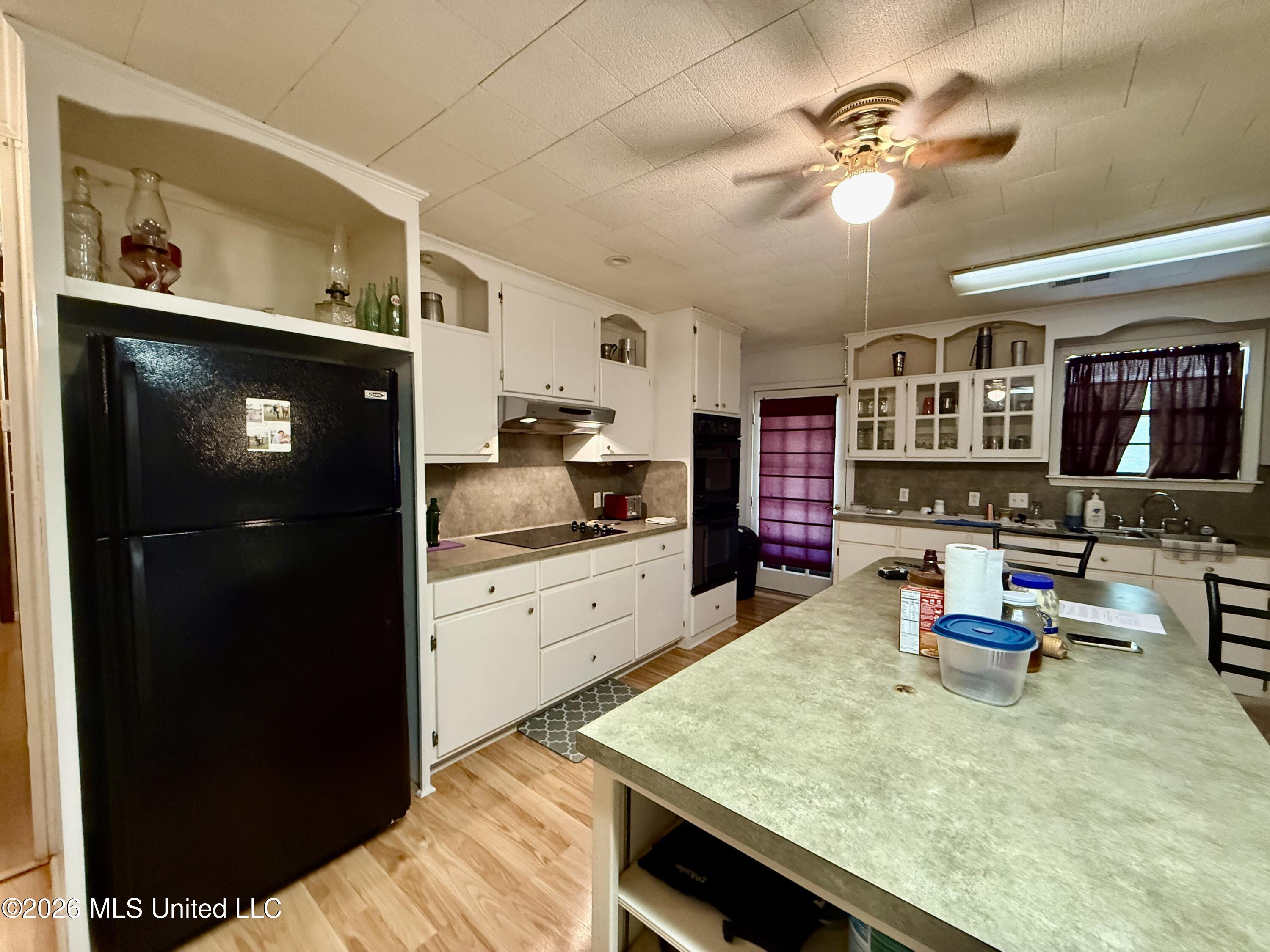 1840 White Apple Road Property Photo 3