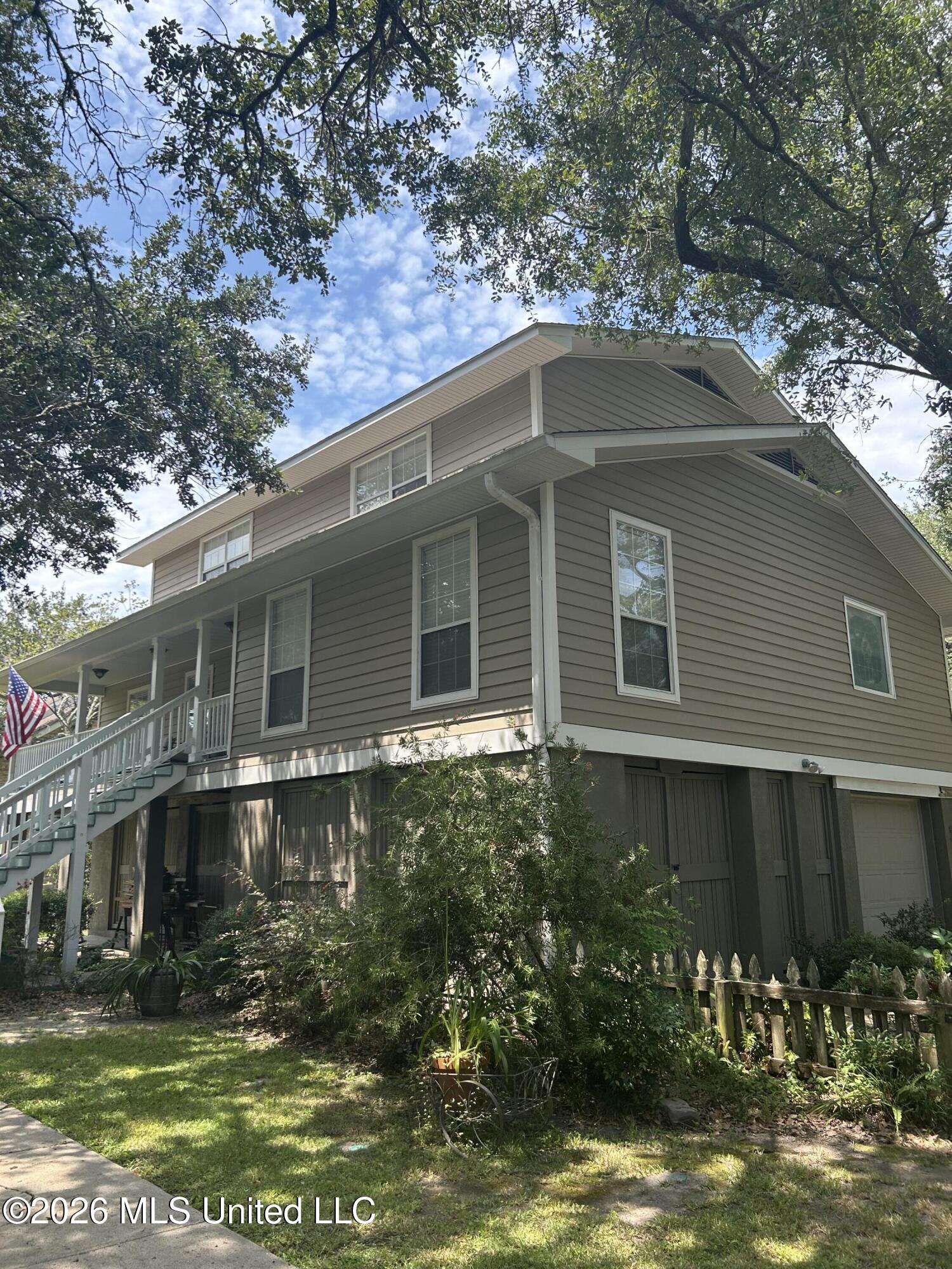 2421 Washington Avenue Property Photo 3