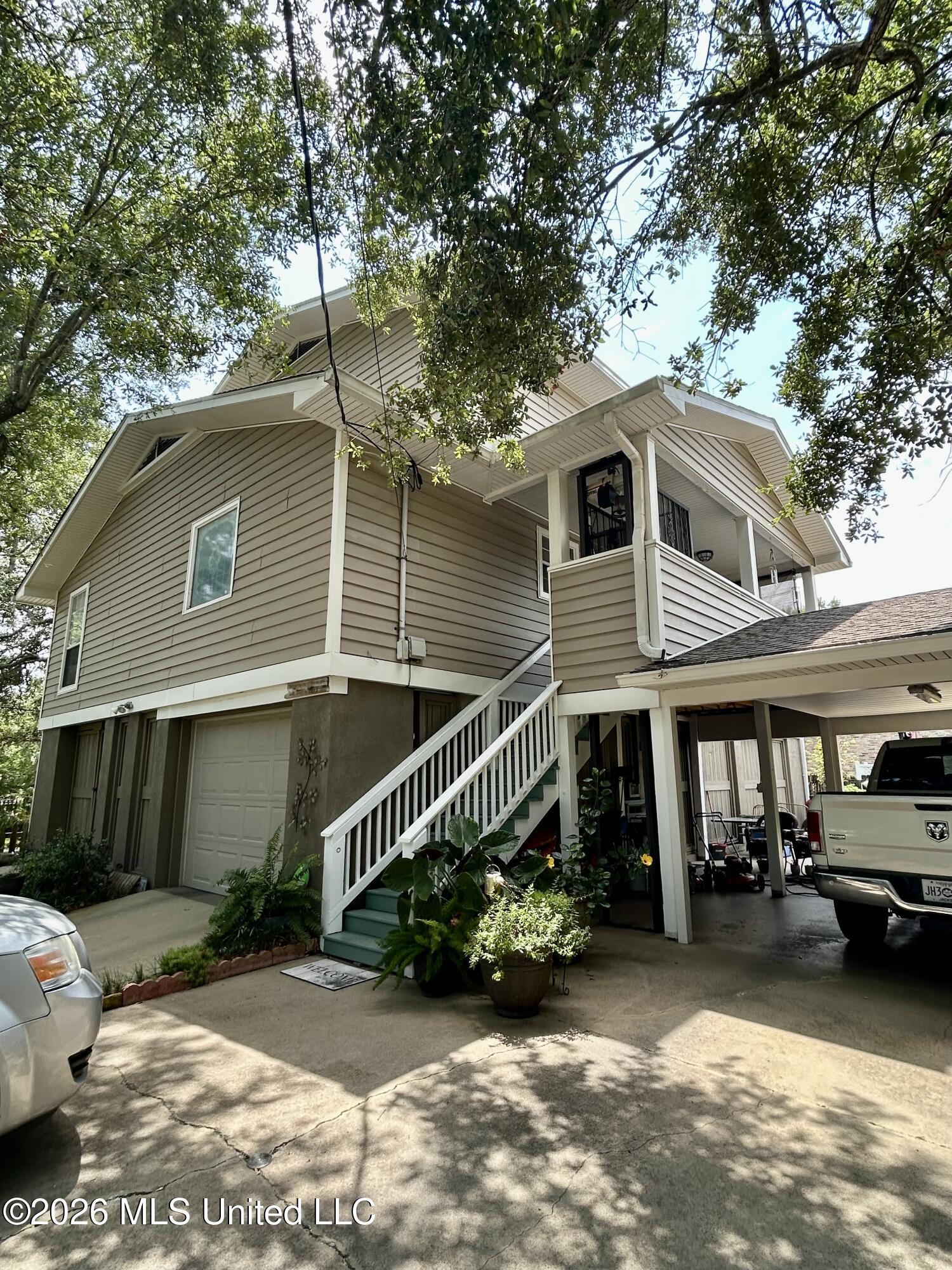 2421 Washington Avenue Property Photo 4