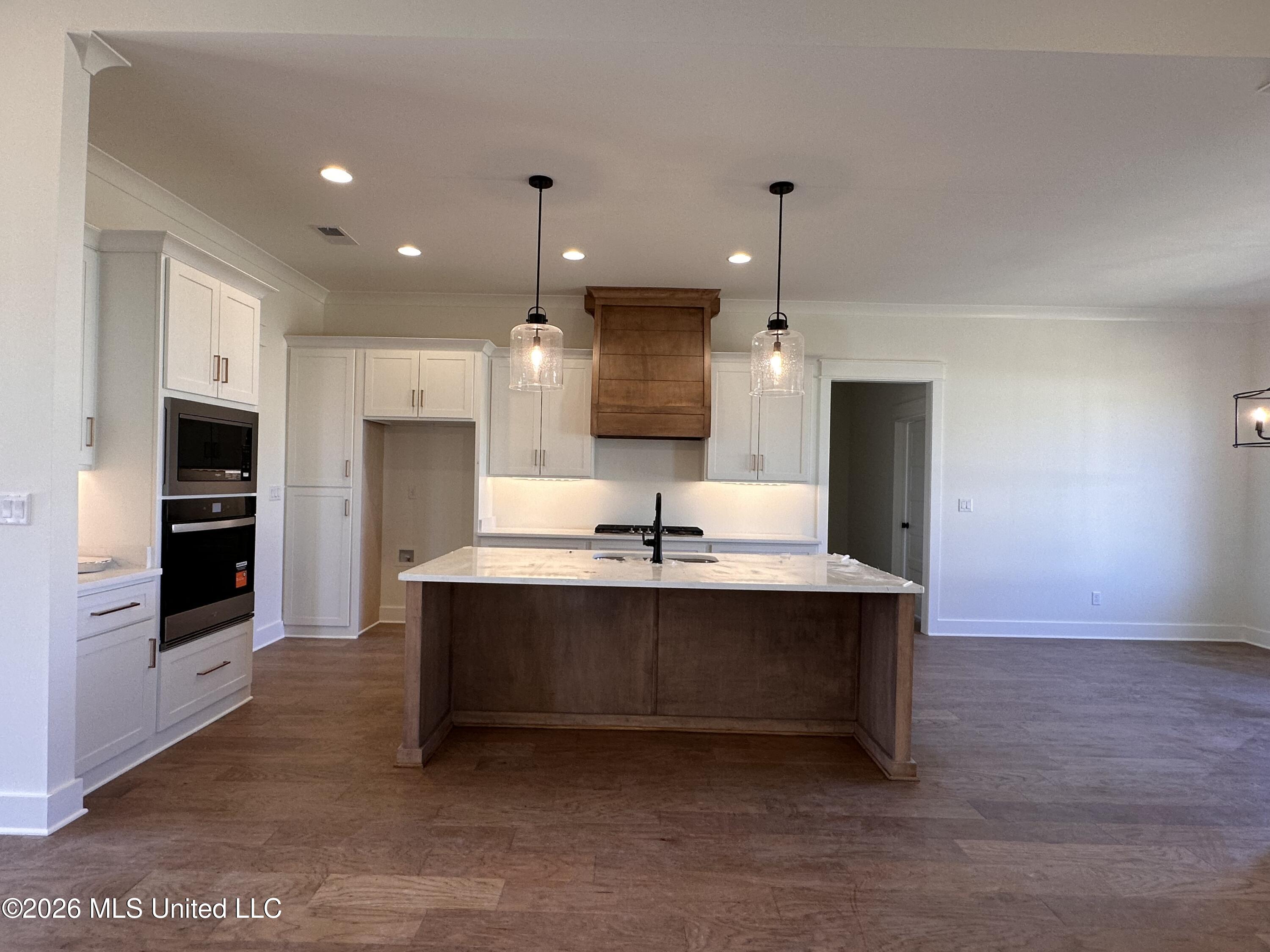 4280 Edison Drive Property Photo 8