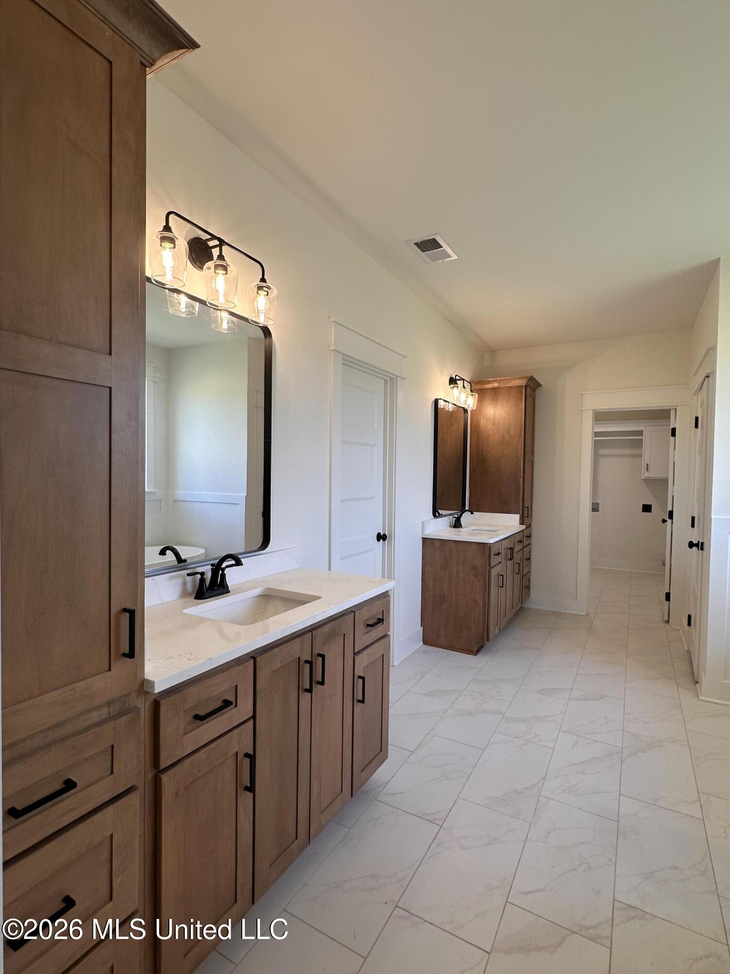 4280 Edison Drive Property Photo 19