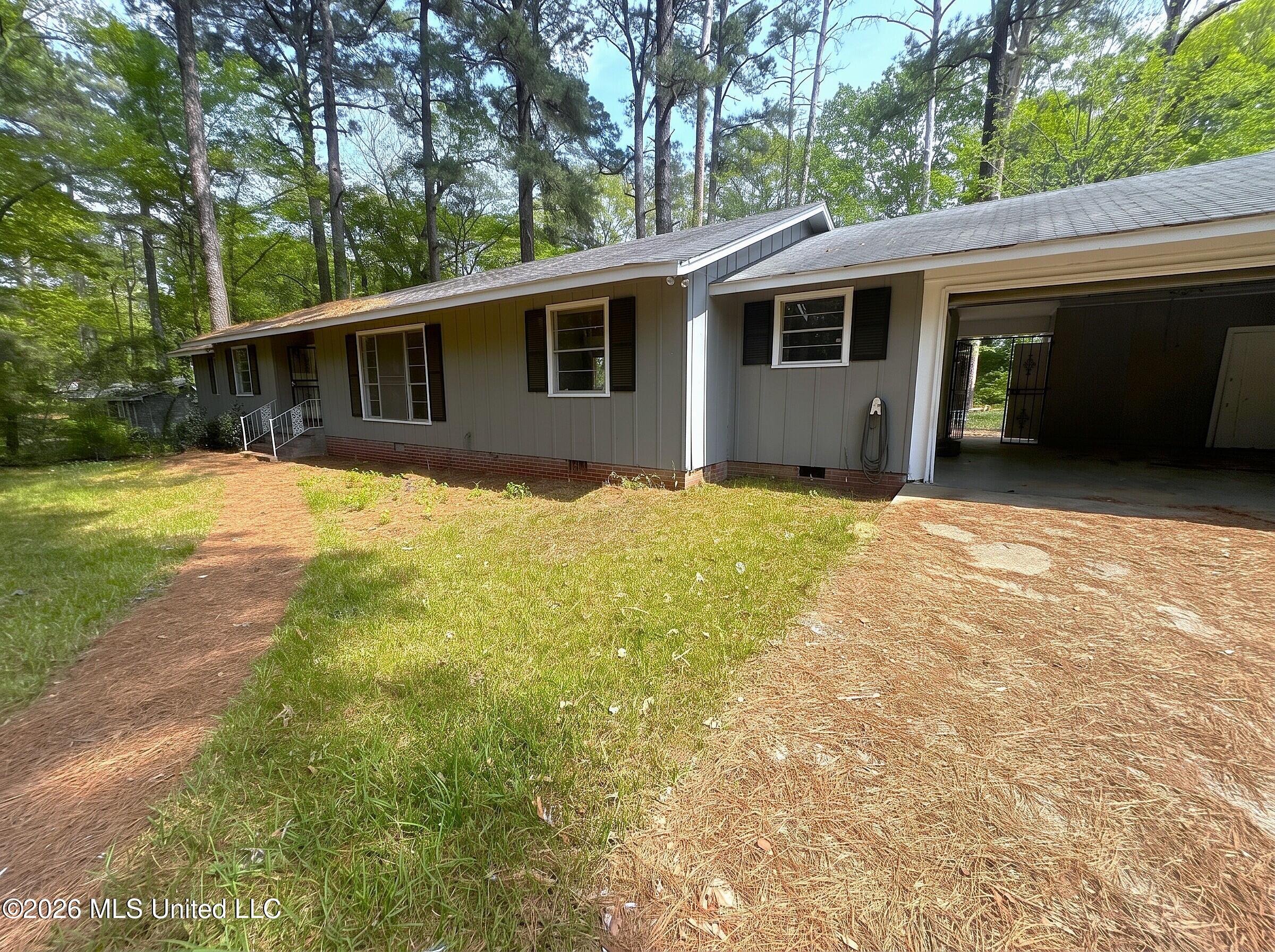 5726 Fernwood Drive Property Photo 2