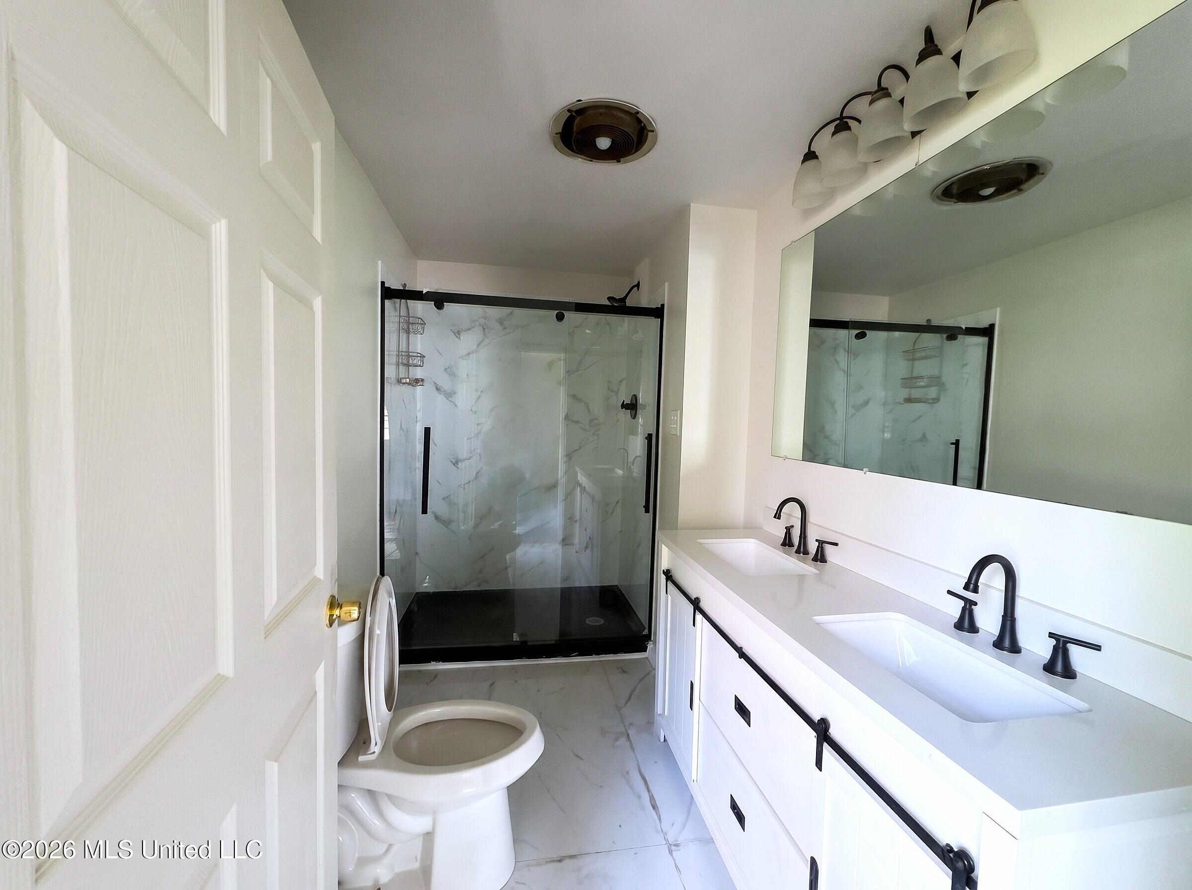 5726 Fernwood Drive Property Photo 8