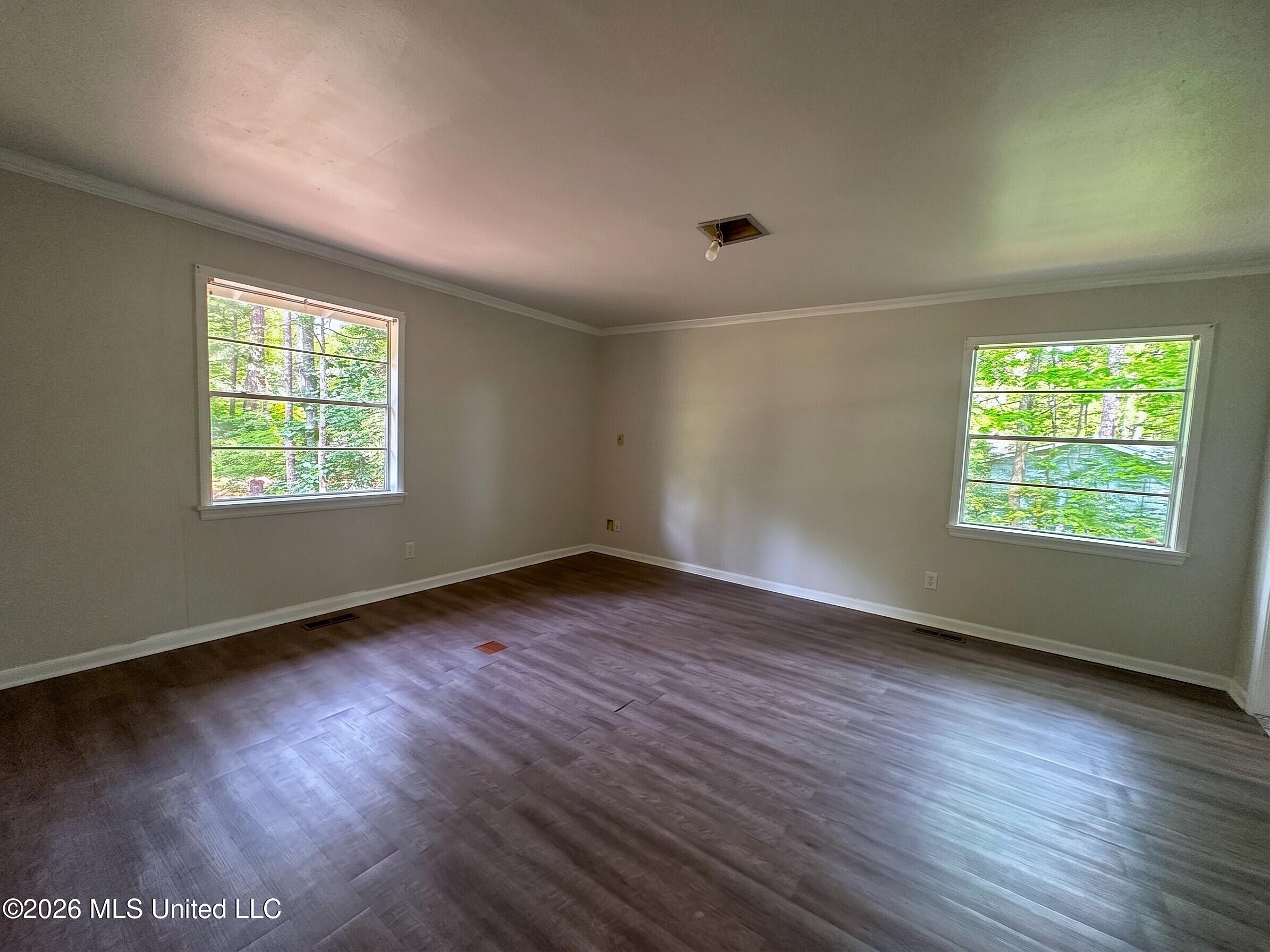 5726 Fernwood Drive Property Photo 10