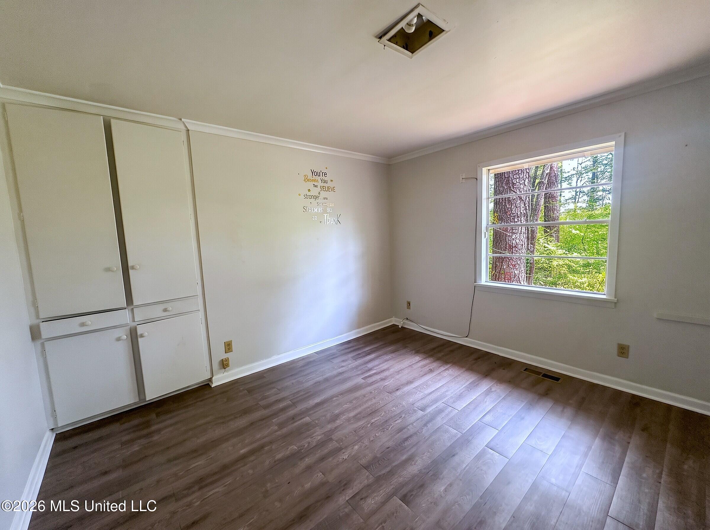 5726 Fernwood Drive Property Photo 11