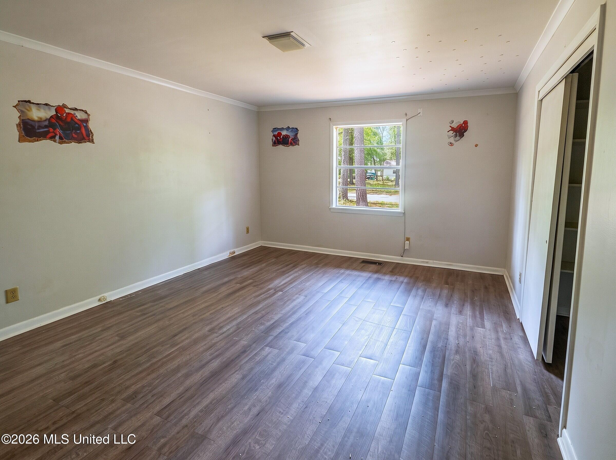 5726 Fernwood Drive Property Photo 12