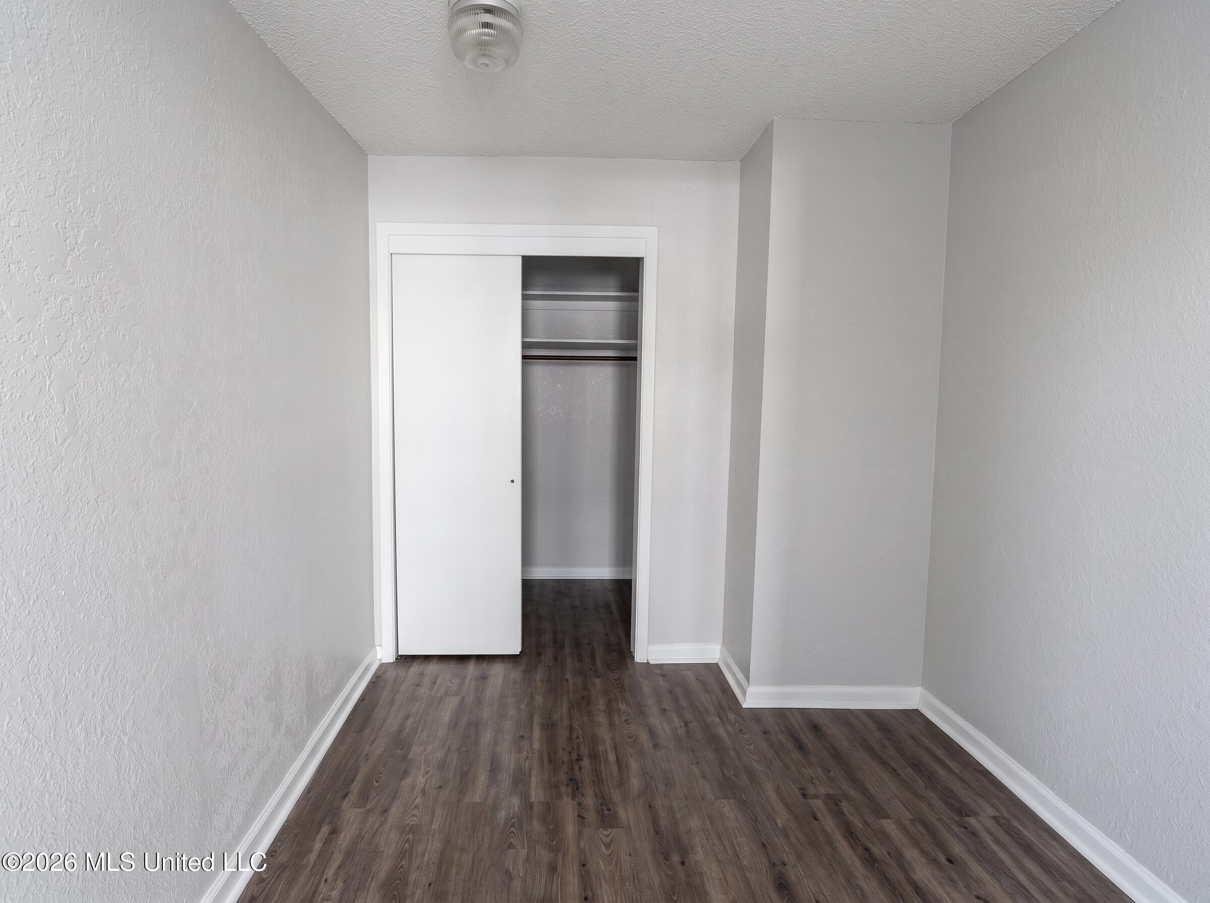 5726 Fernwood Drive Property Photo 13