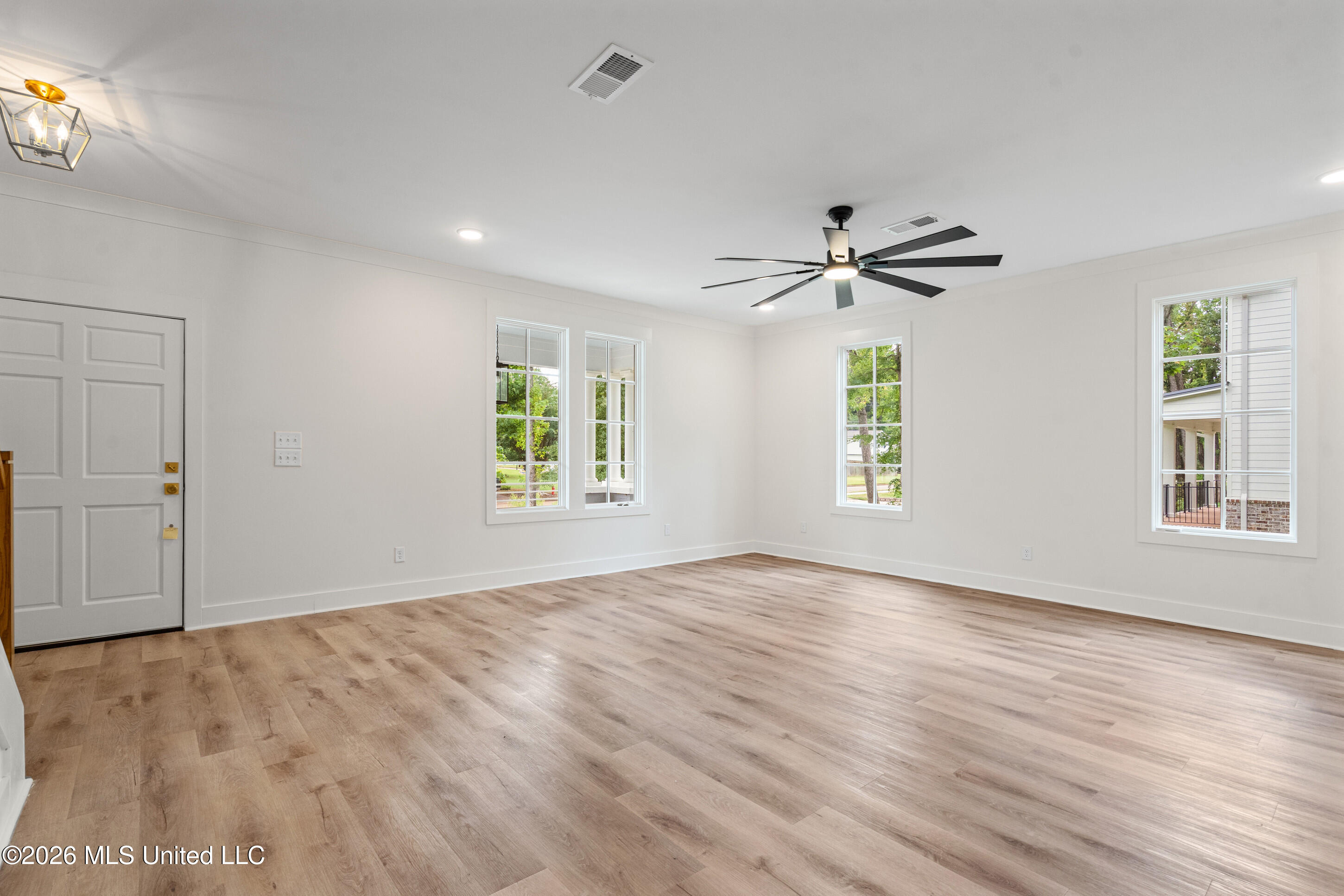 2133 Timber Lane Property Photo 5