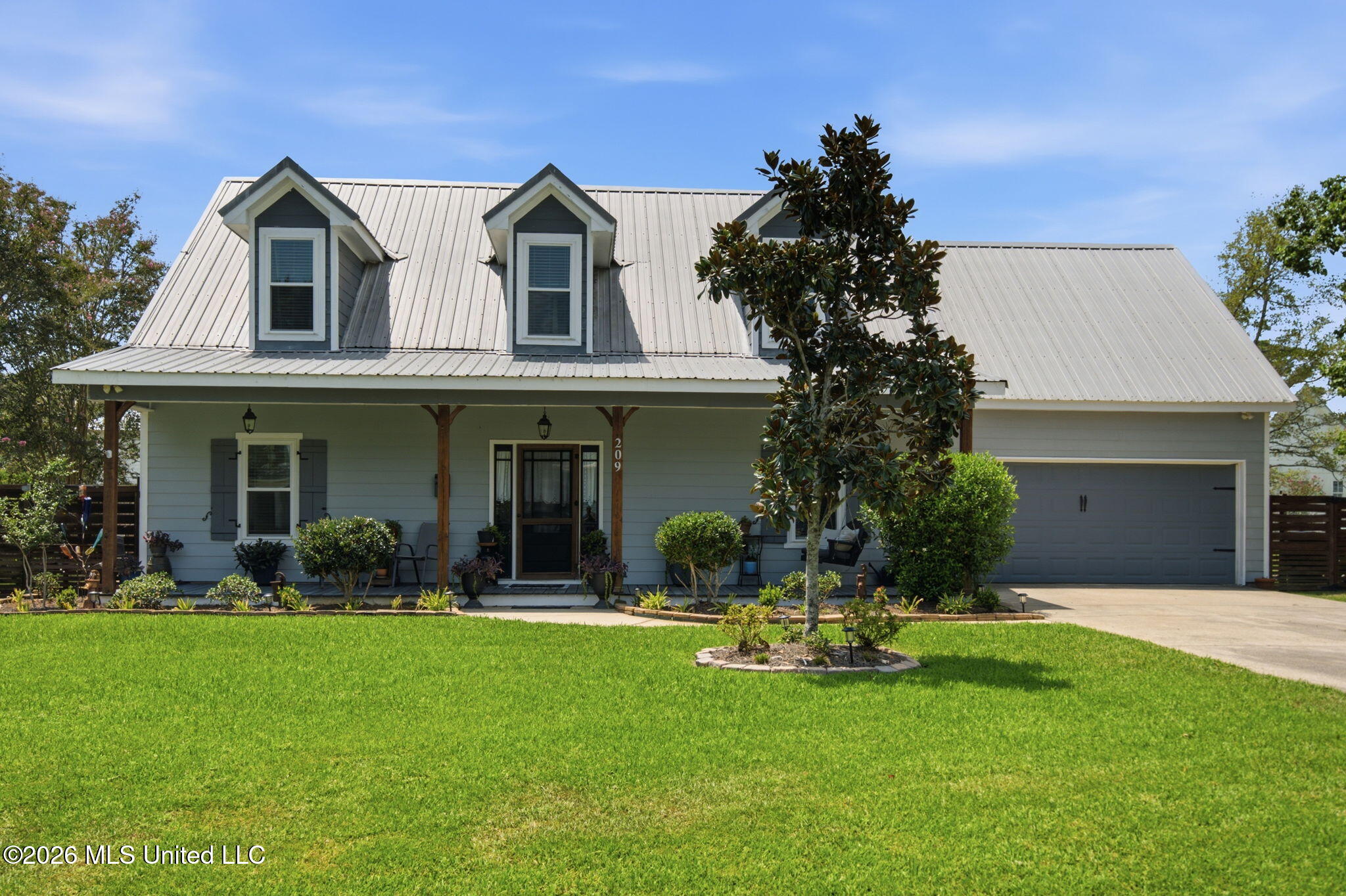 209 Blue Heron Cove Property Photo 1