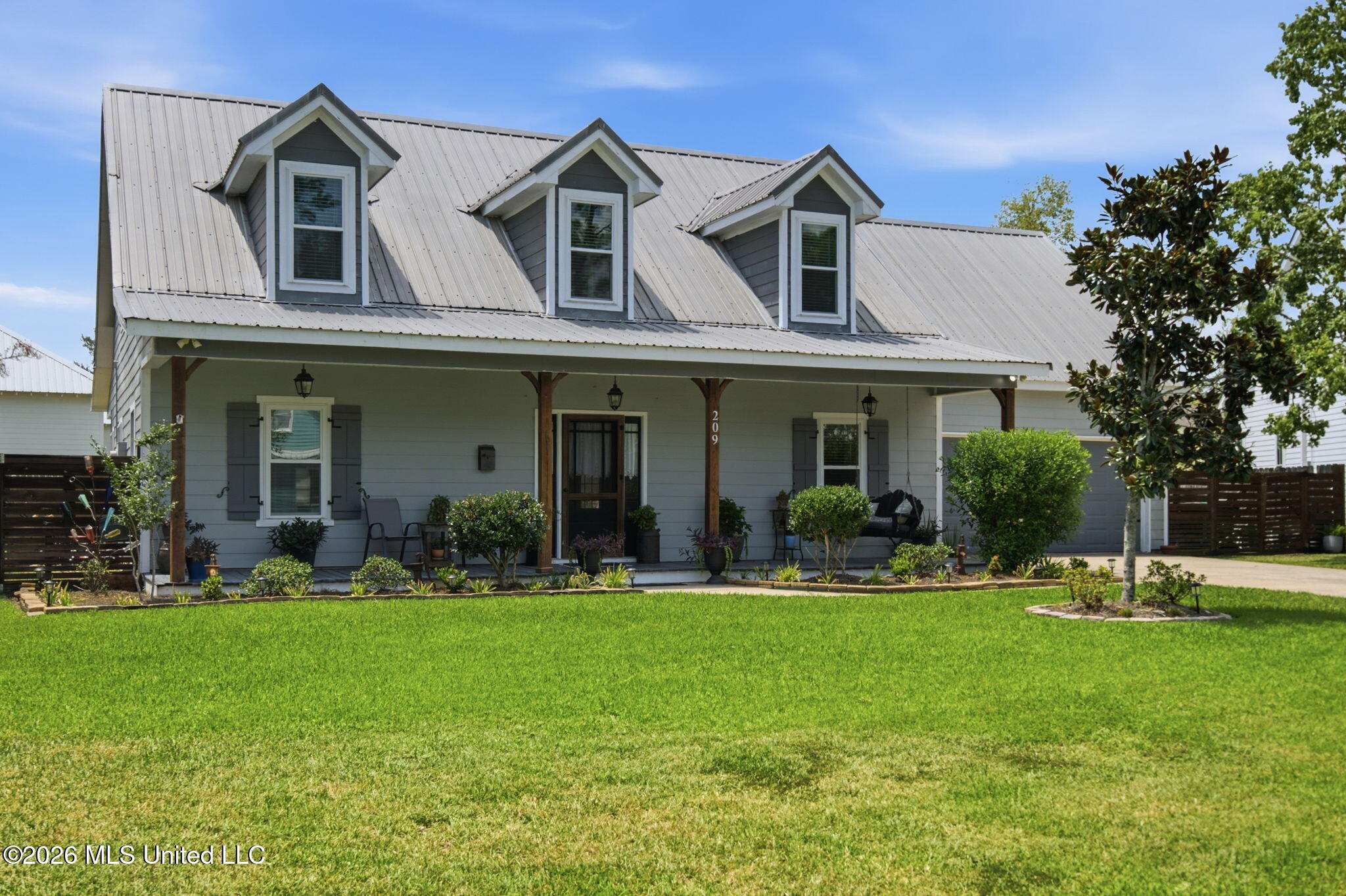 209 Blue Heron Cove Property Photo 2