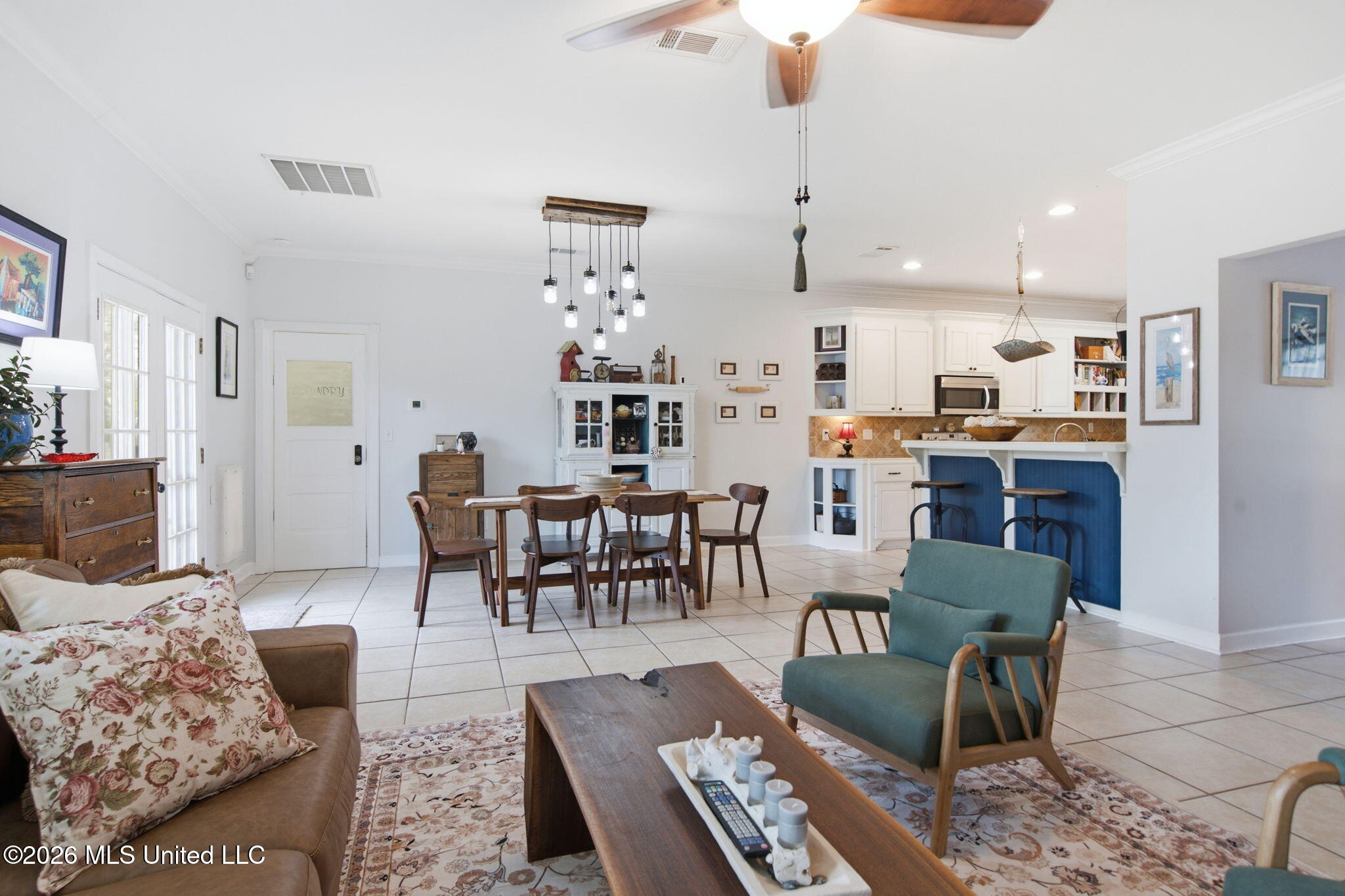 209 Blue Heron Cove Property Photo 5
