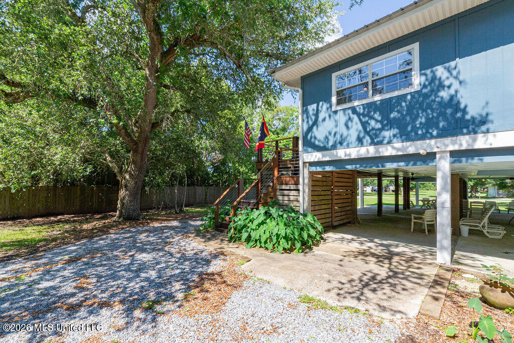 811 View Street Property Photo 2