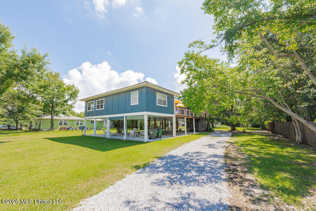 811 View Street Property Photo 5