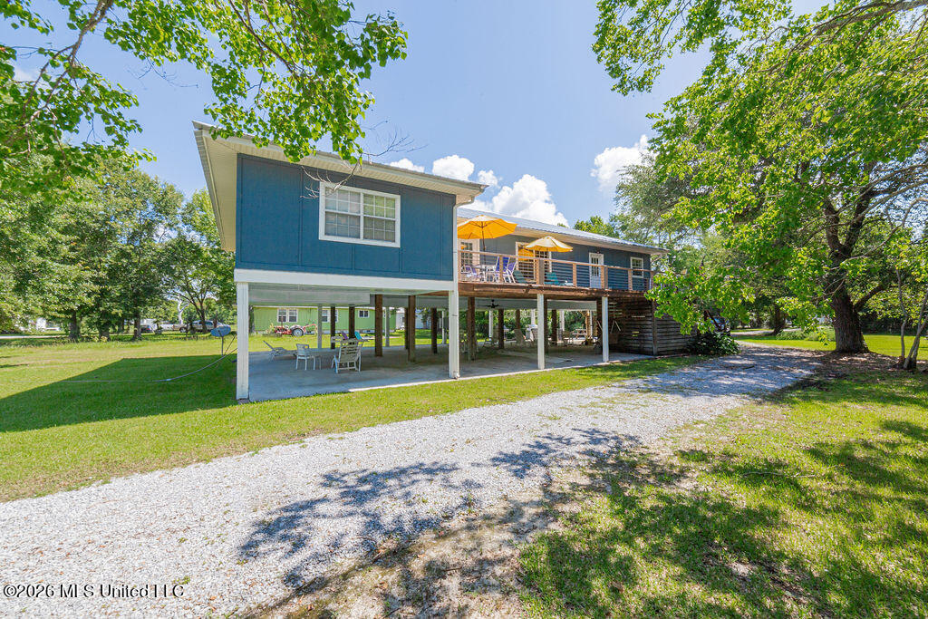 811 View Street Property Photo 6