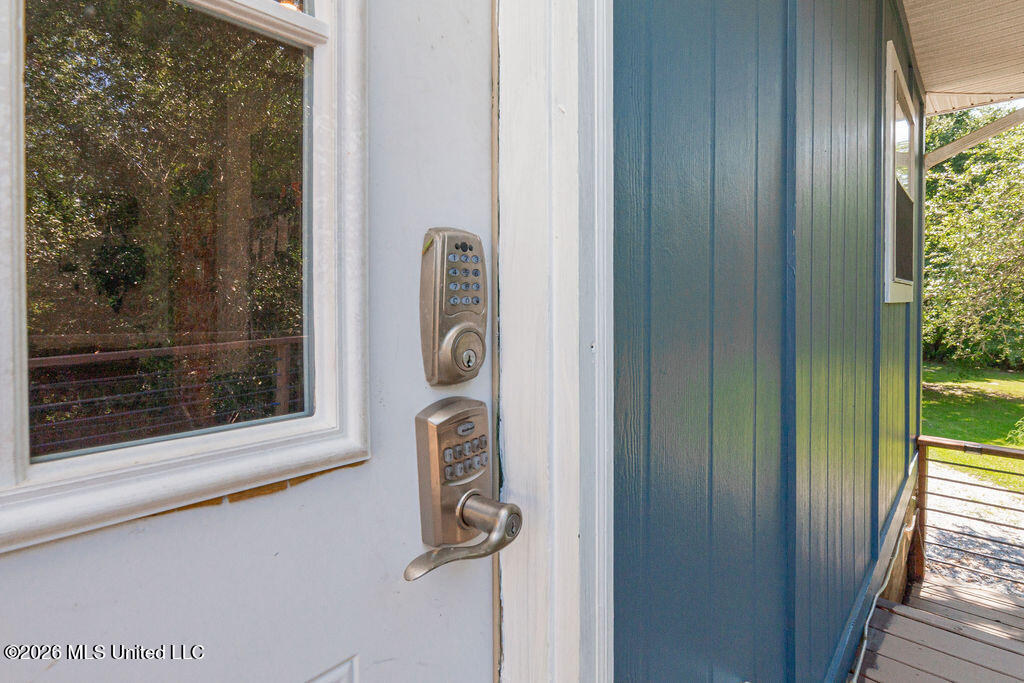 811 View Street Property Photo 9