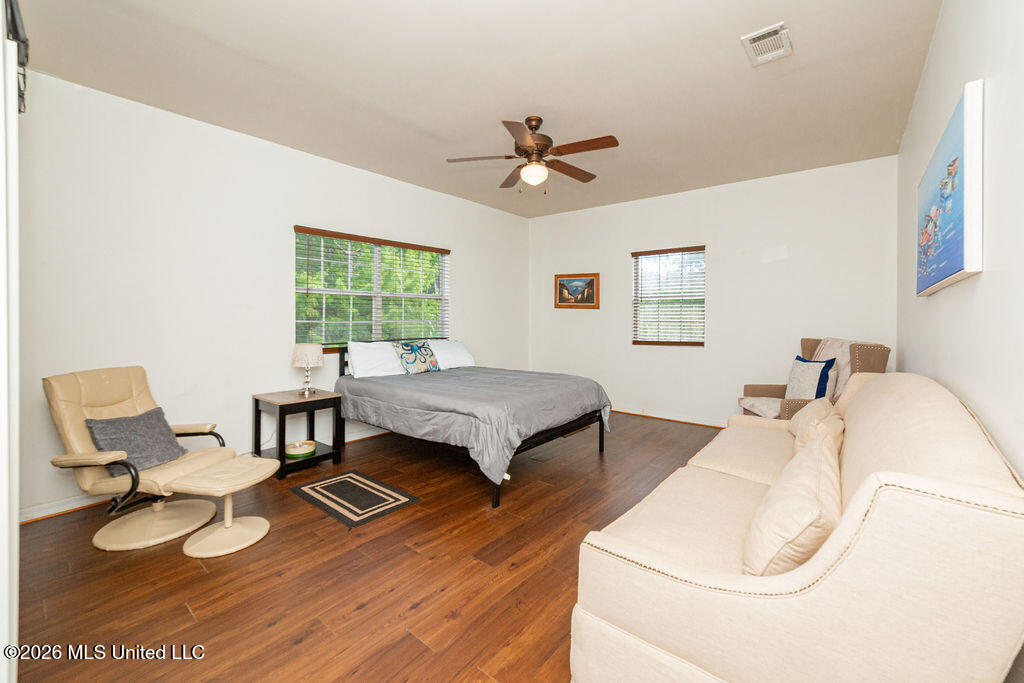 811 View Street Property Photo 21