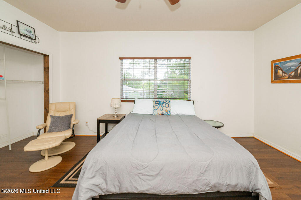 811 View Street Property Photo 22