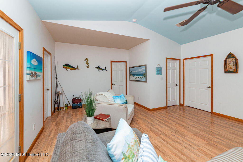811 View Street Property Photo 30
