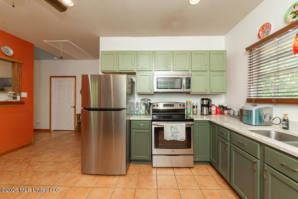 811 View Street Property Photo 39