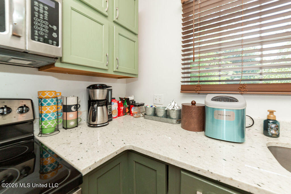 811 View Street Property Photo 40