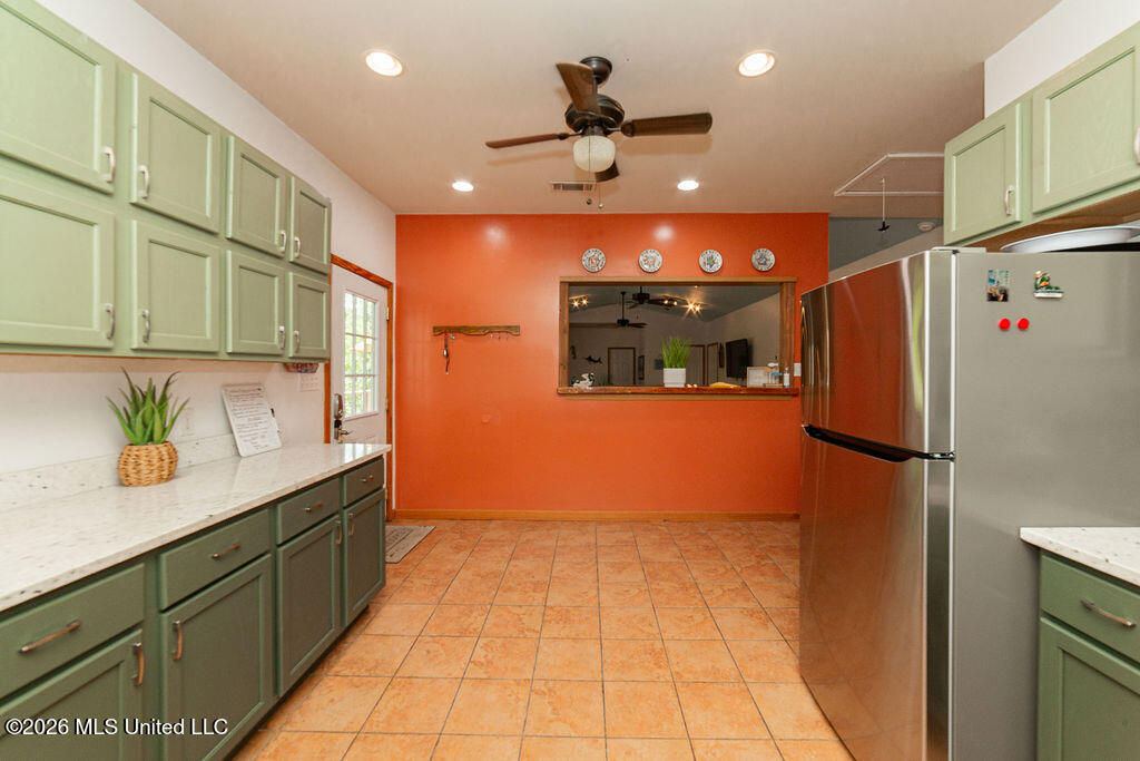 811 View Street Property Photo 42