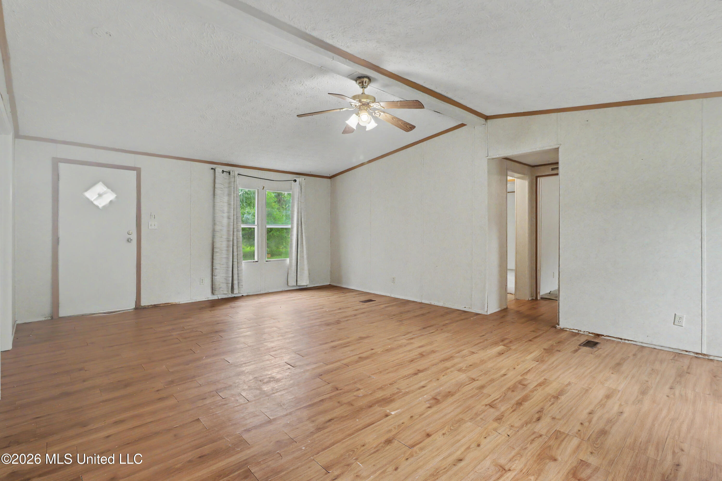 760 W Mchenry Road Property Photo 4