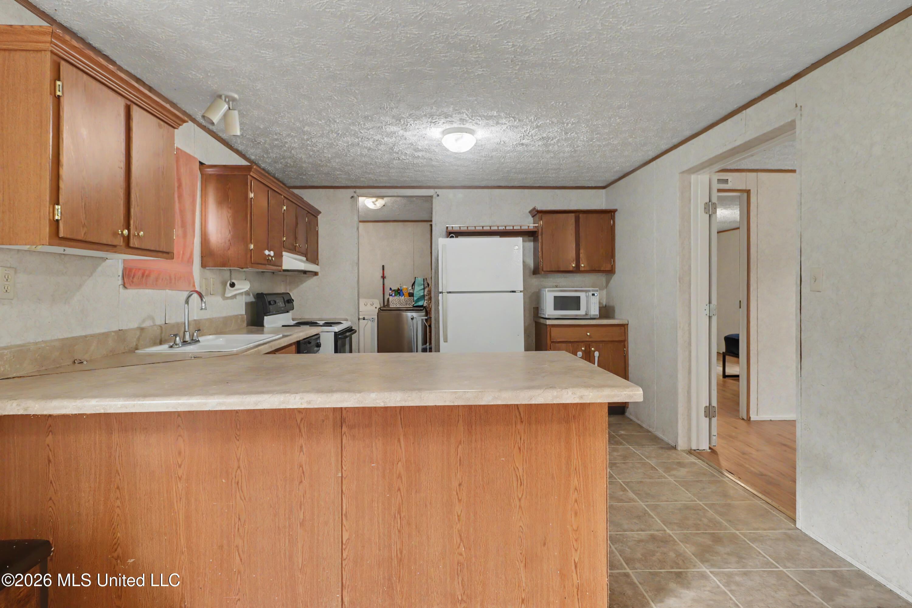 760 W Mchenry Road Property Photo 9