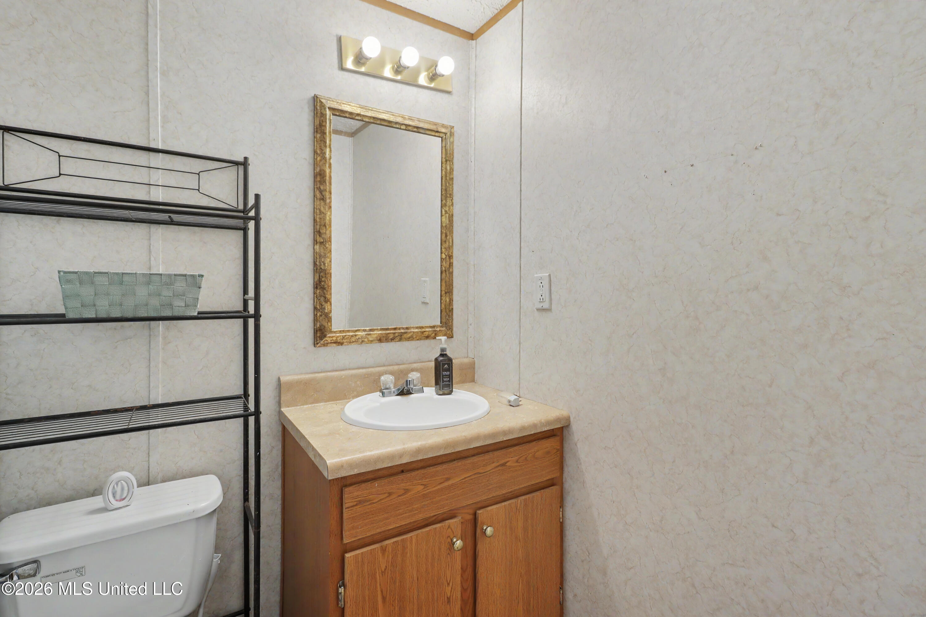 760 W Mchenry Road Property Photo 16