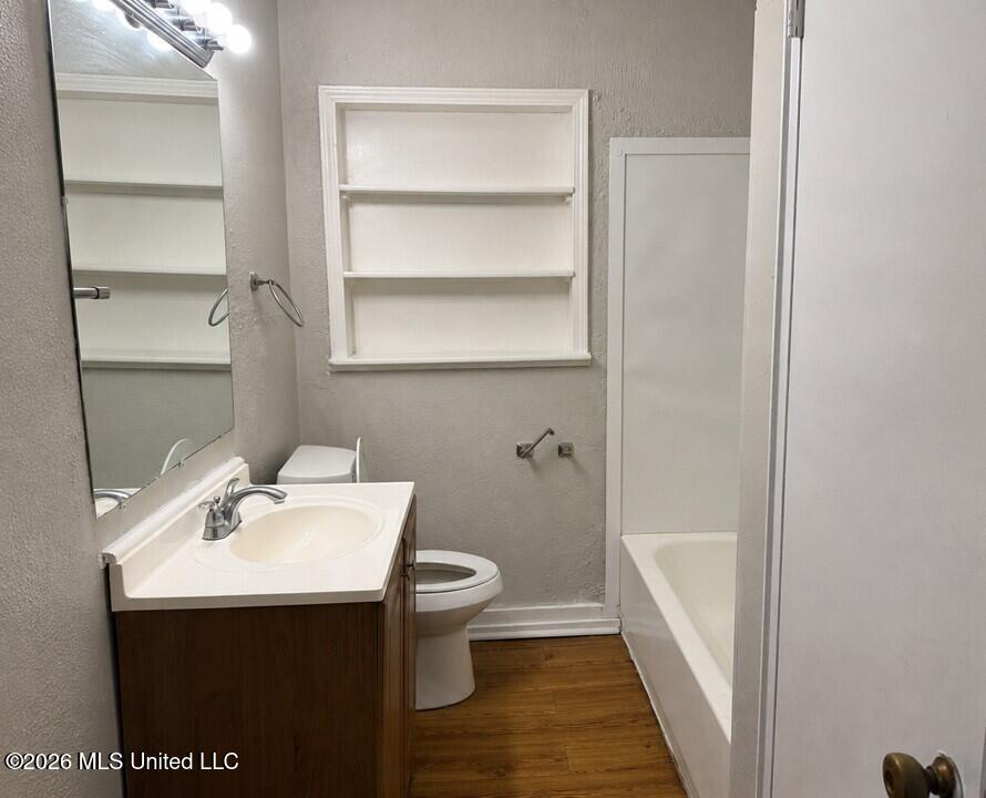 256 Iris Avenue Property Photo 4