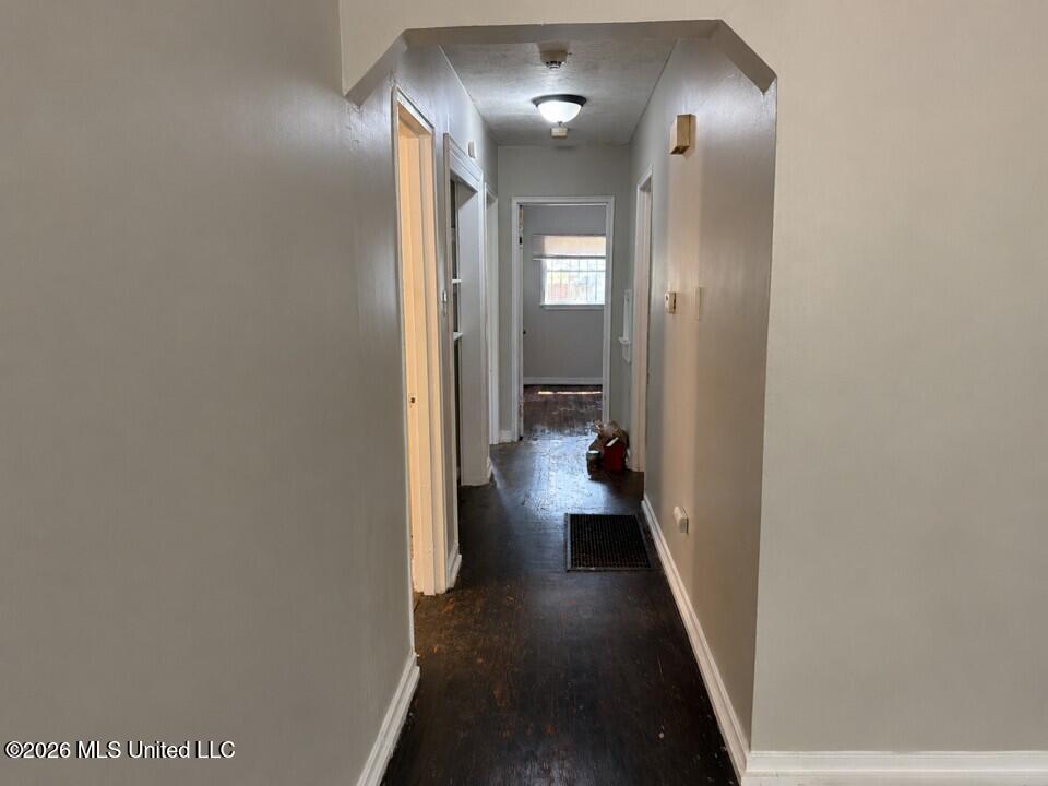 256 Iris Avenue Property Photo 6