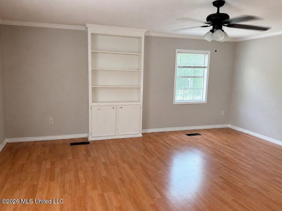 256 Iris Avenue Property Photo 8
