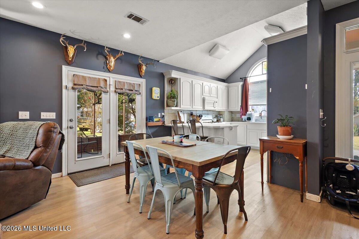 15 Ashland Avenue Property Photo 7