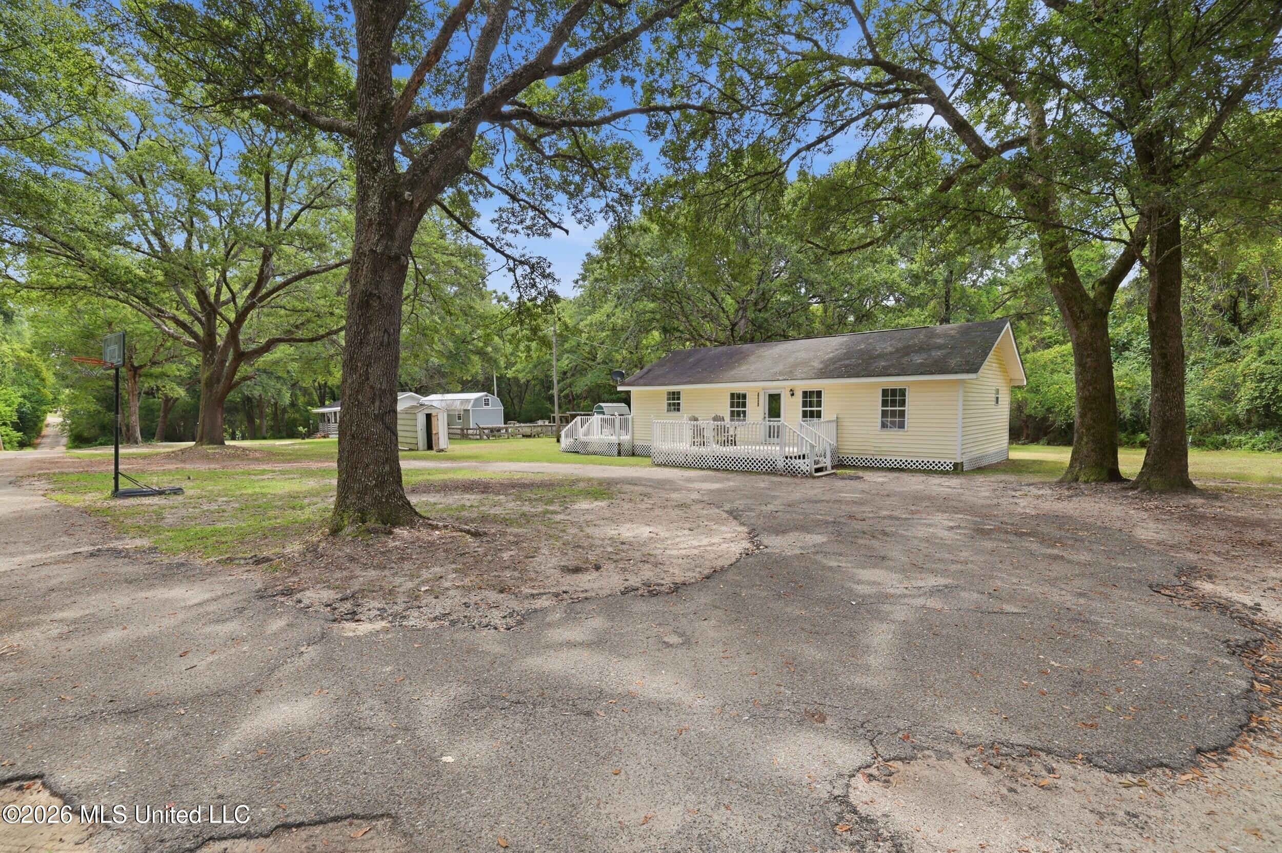 12111 Vidalia Road Property Photo 4