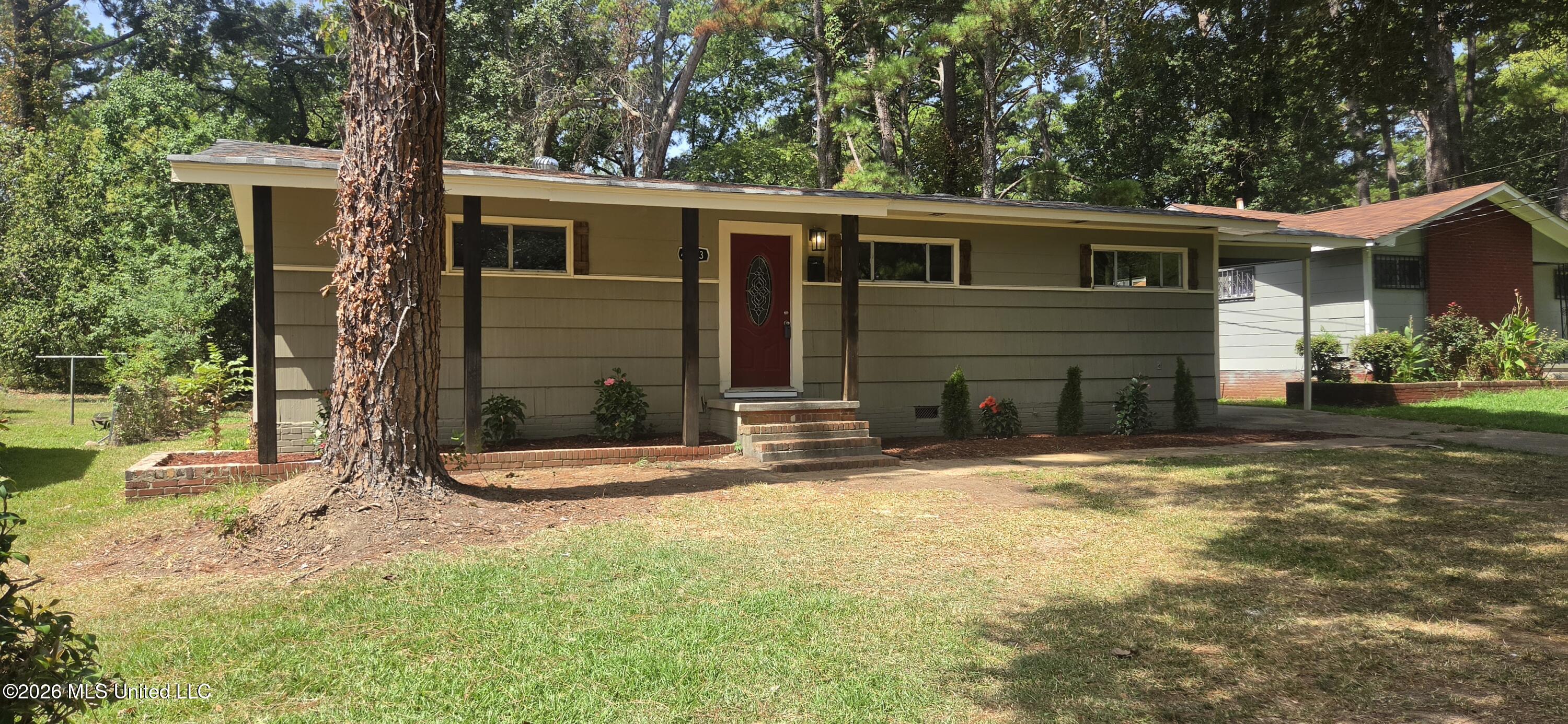 4223 Oakhill Drive Property Photo 2
