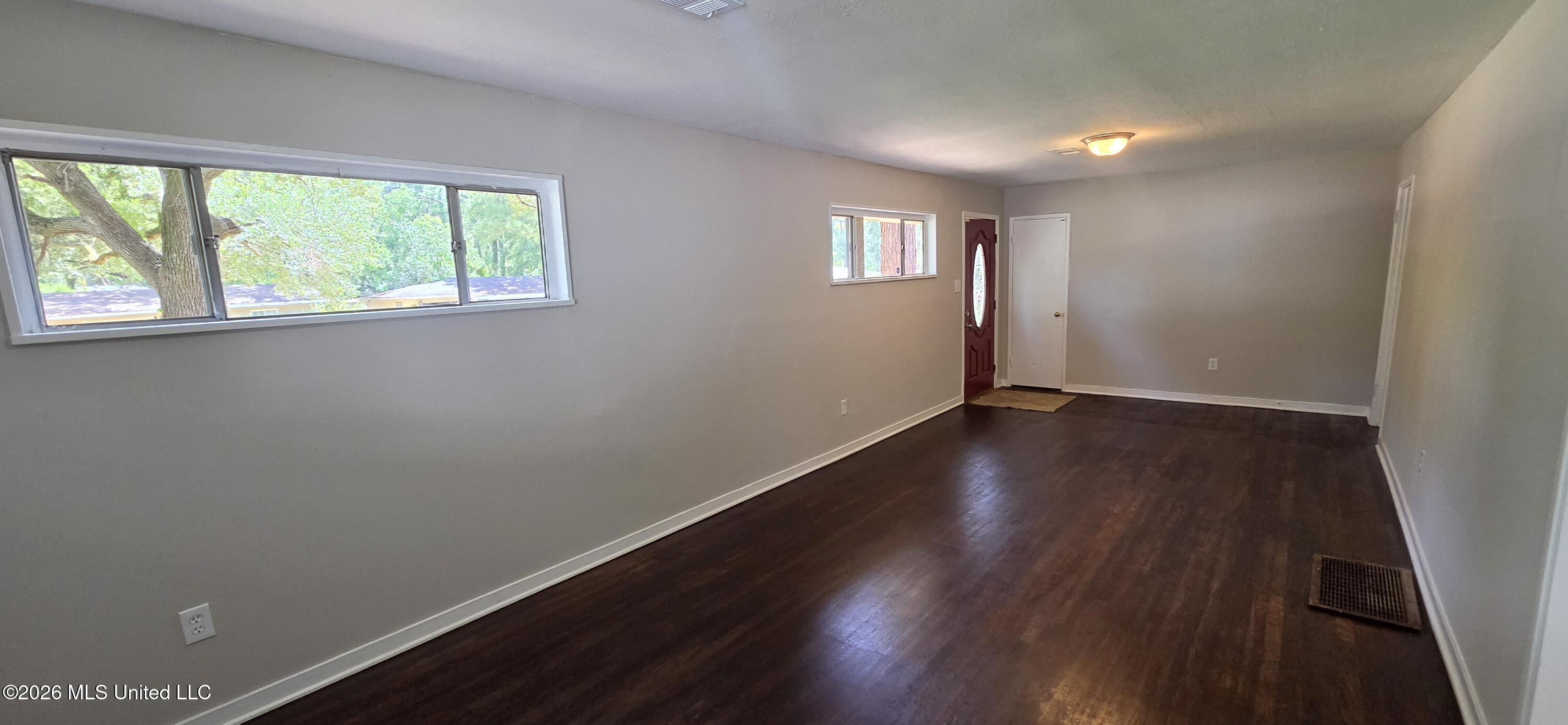 4223 Oakhill Drive Property Photo 6