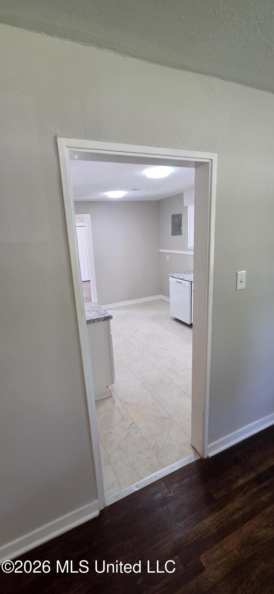 4223 Oakhill Drive Property Photo 8