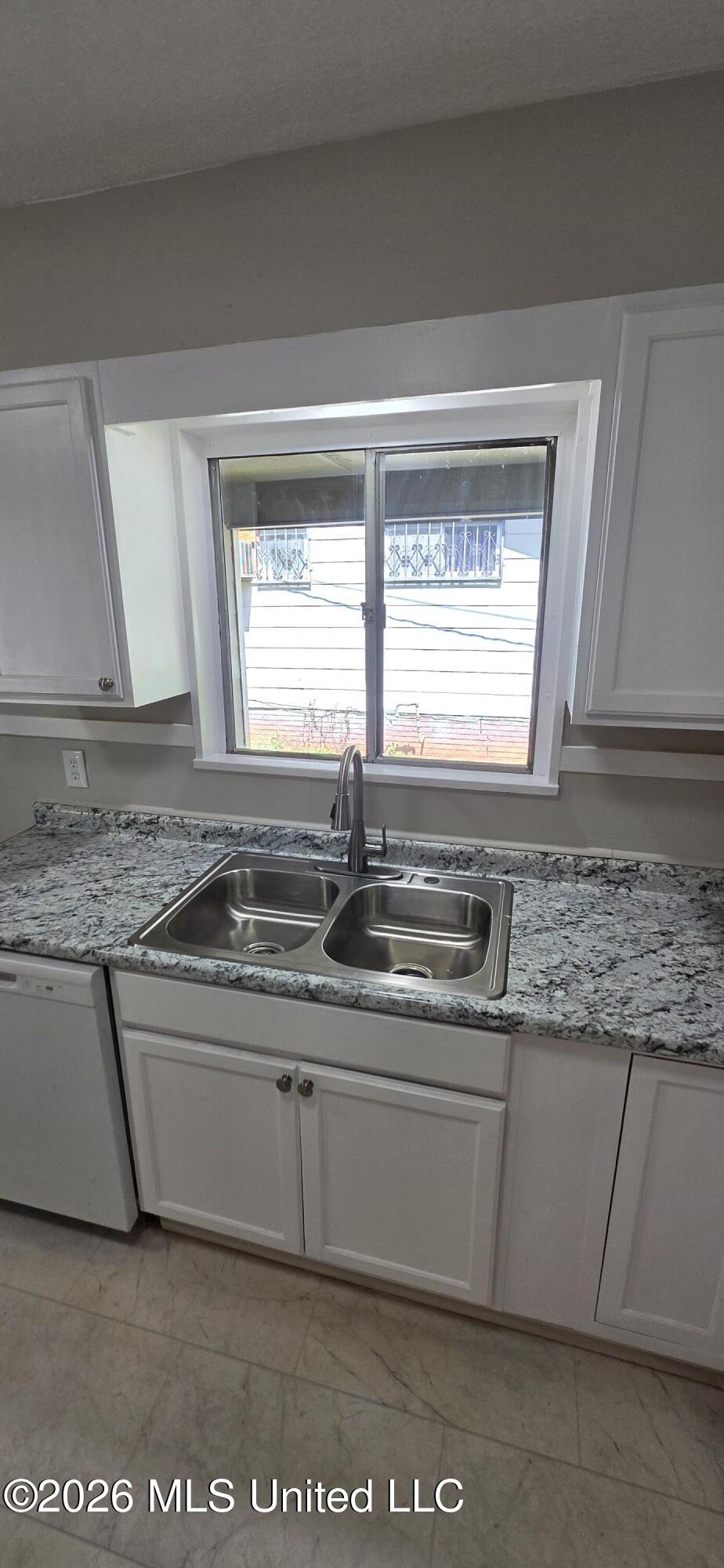 4223 Oakhill Drive Property Photo 11