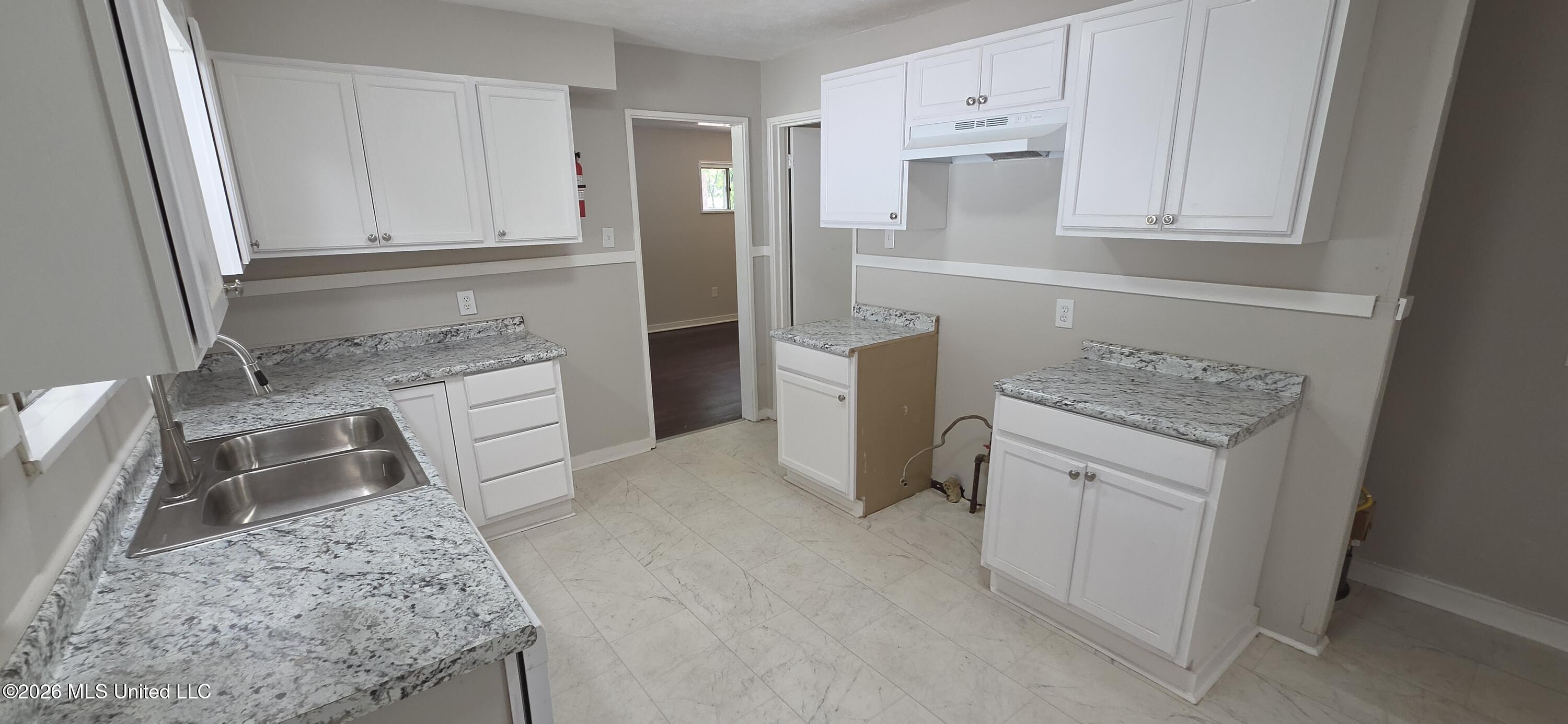 4223 Oakhill Drive Property Photo 14
