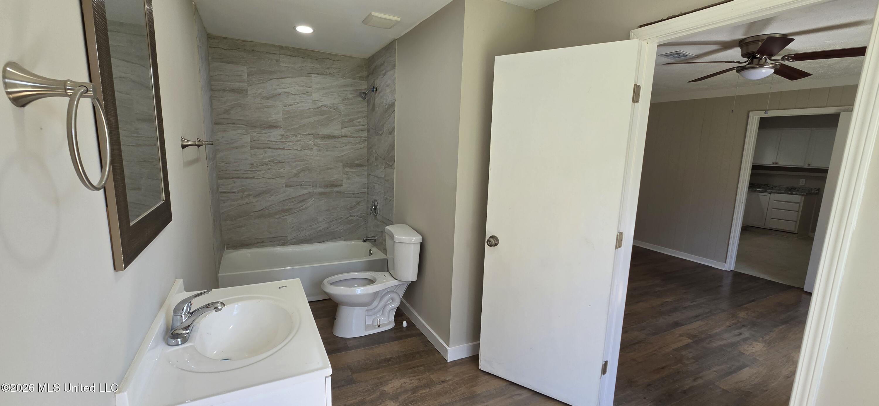 4223 Oakhill Drive Property Photo 23