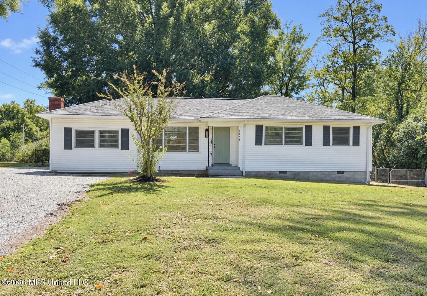 1216 W Main Street Property Photo 2