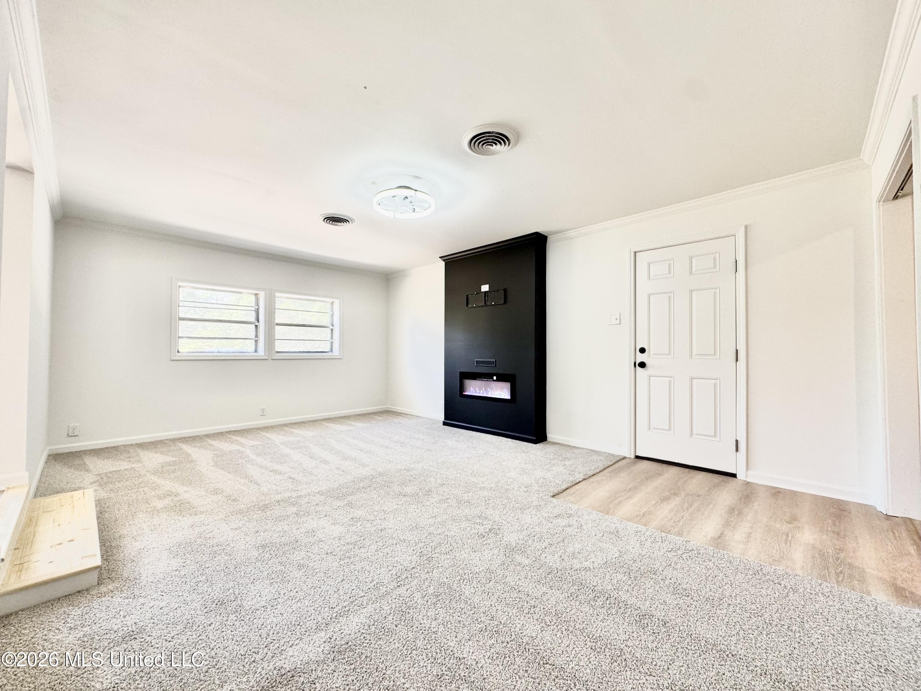 1216 W Main Street Property Photo 10