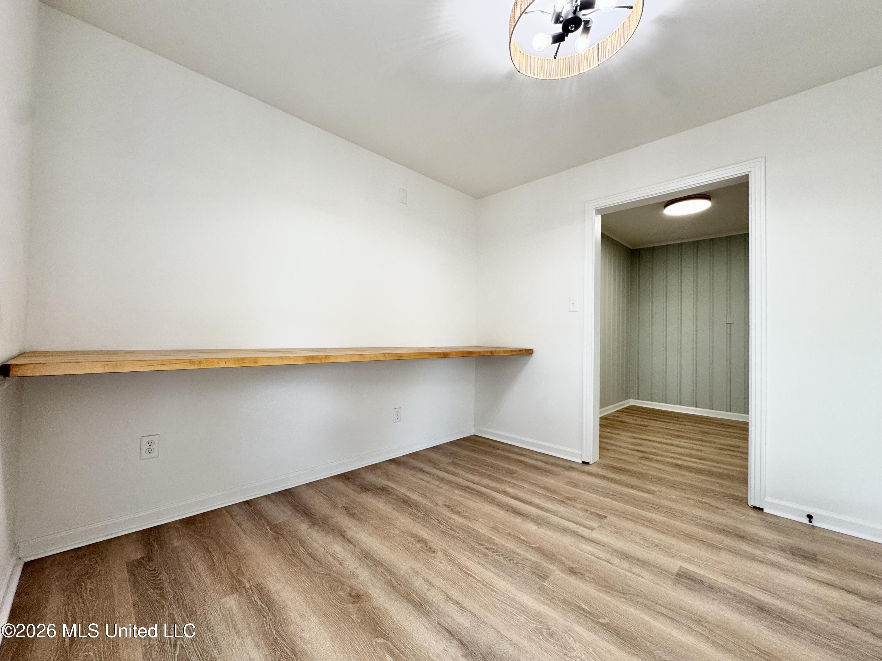 1216 W Main Street Property Photo 21