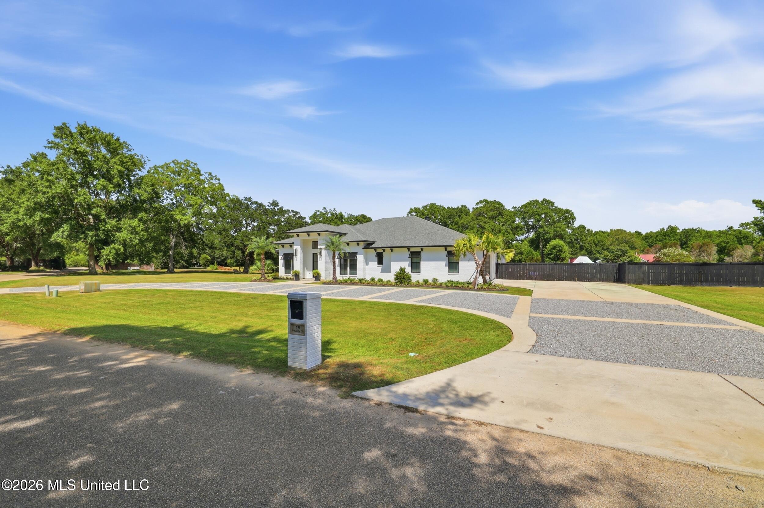 15 Legacy Drive Property Photo 3