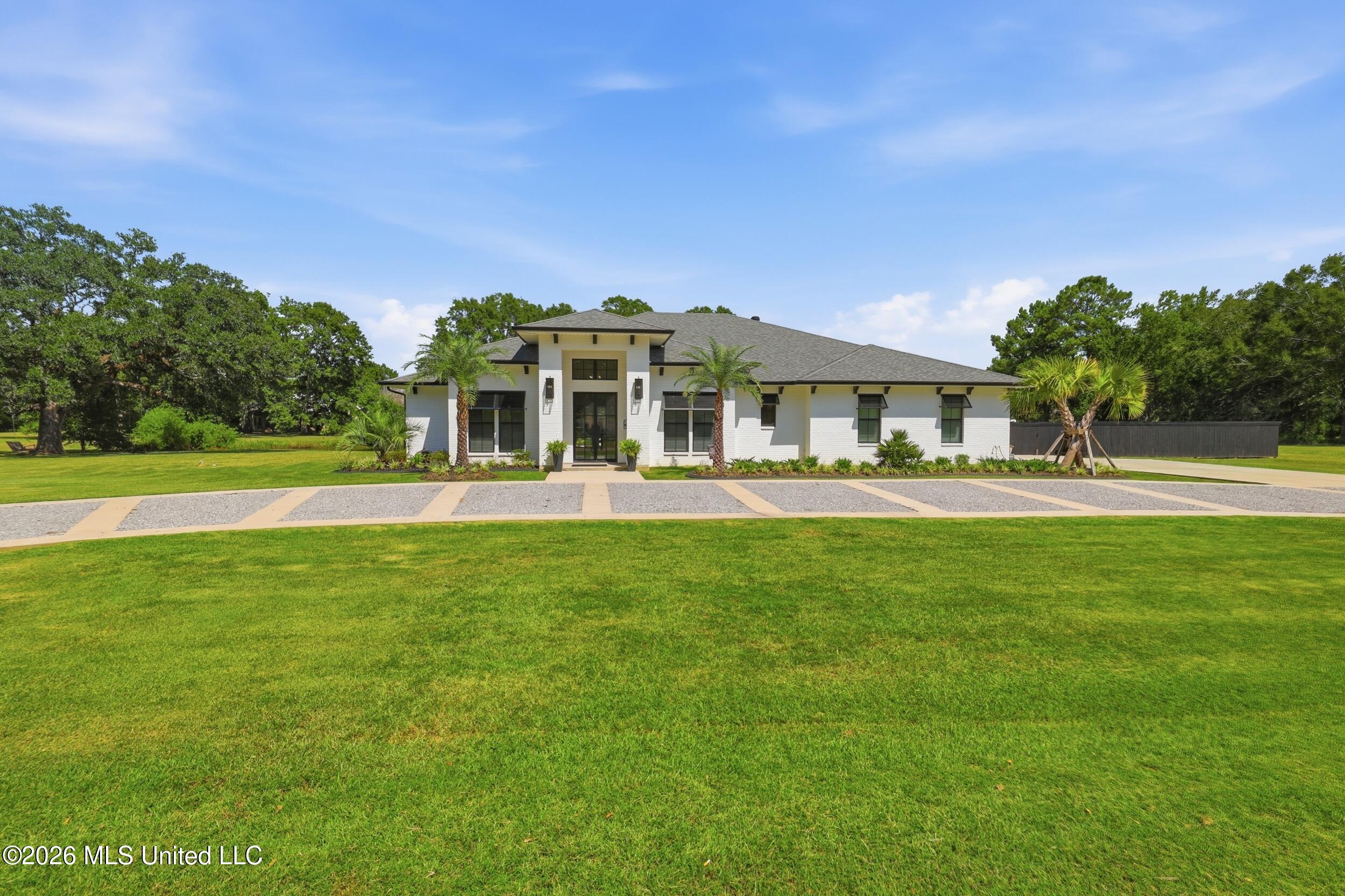 15 Legacy Drive Property Photo 8