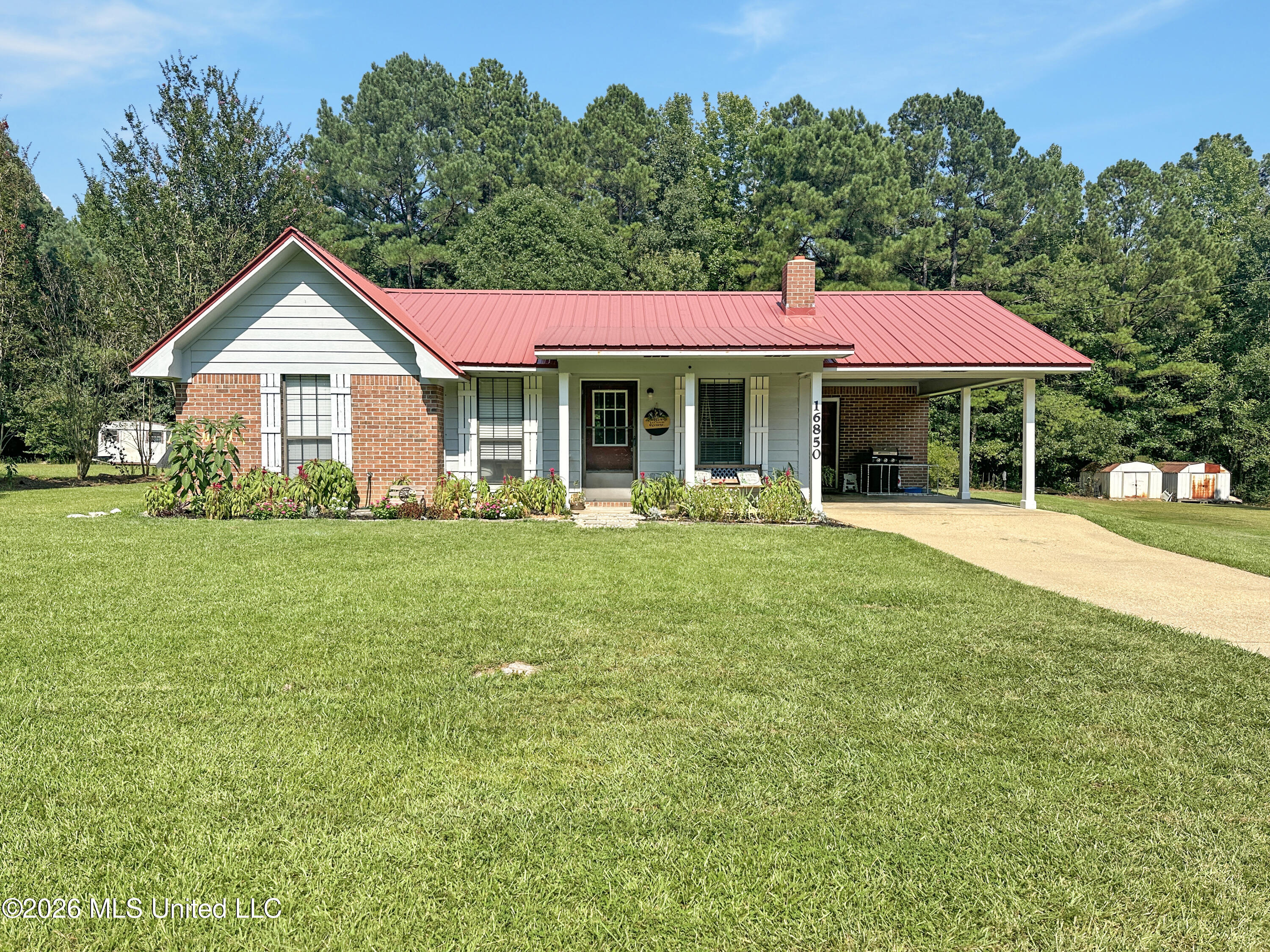 16850 E John C Stennis Drive Property Photo 1