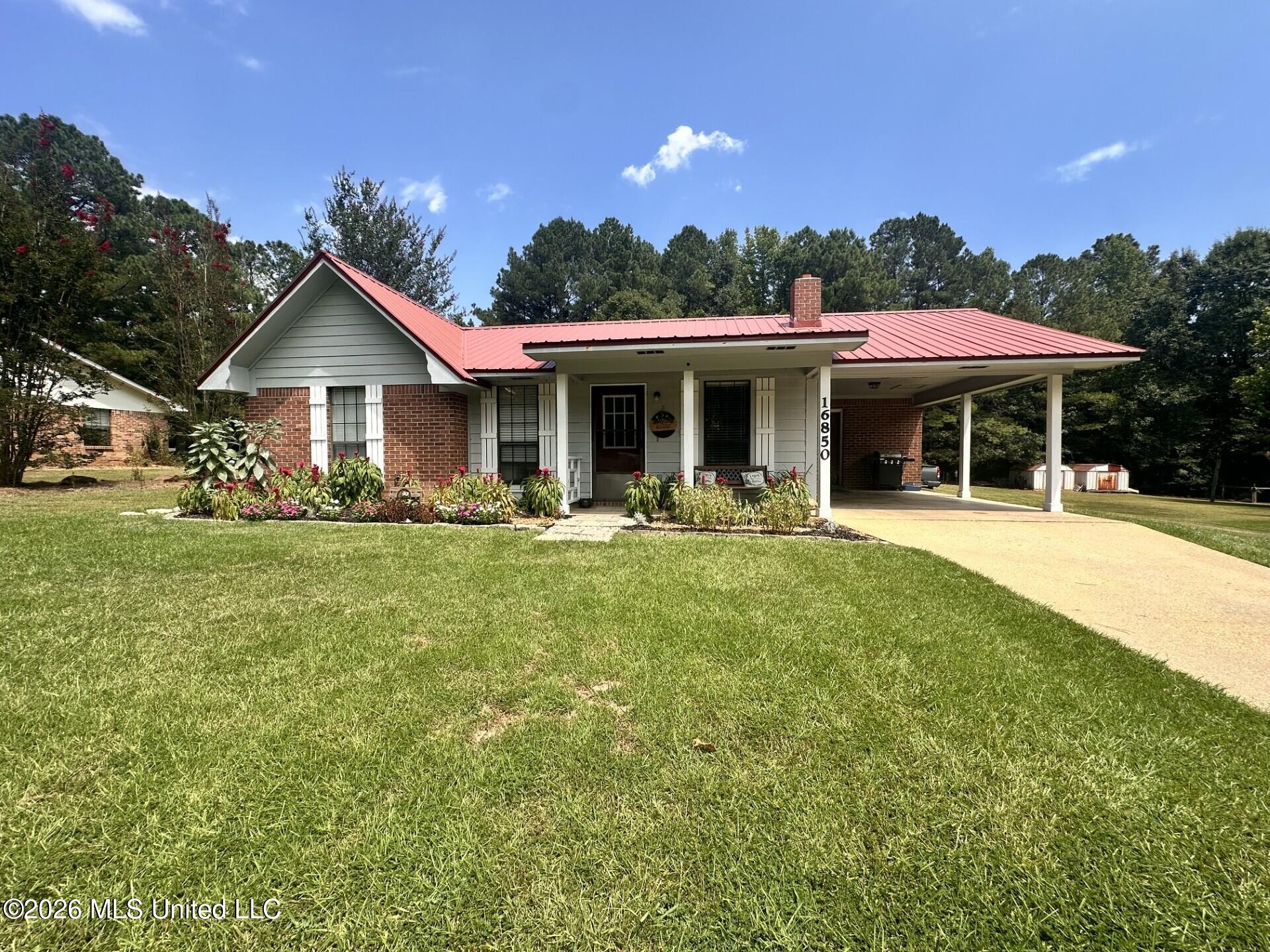16850 E John C Stennis Drive Property Photo 3