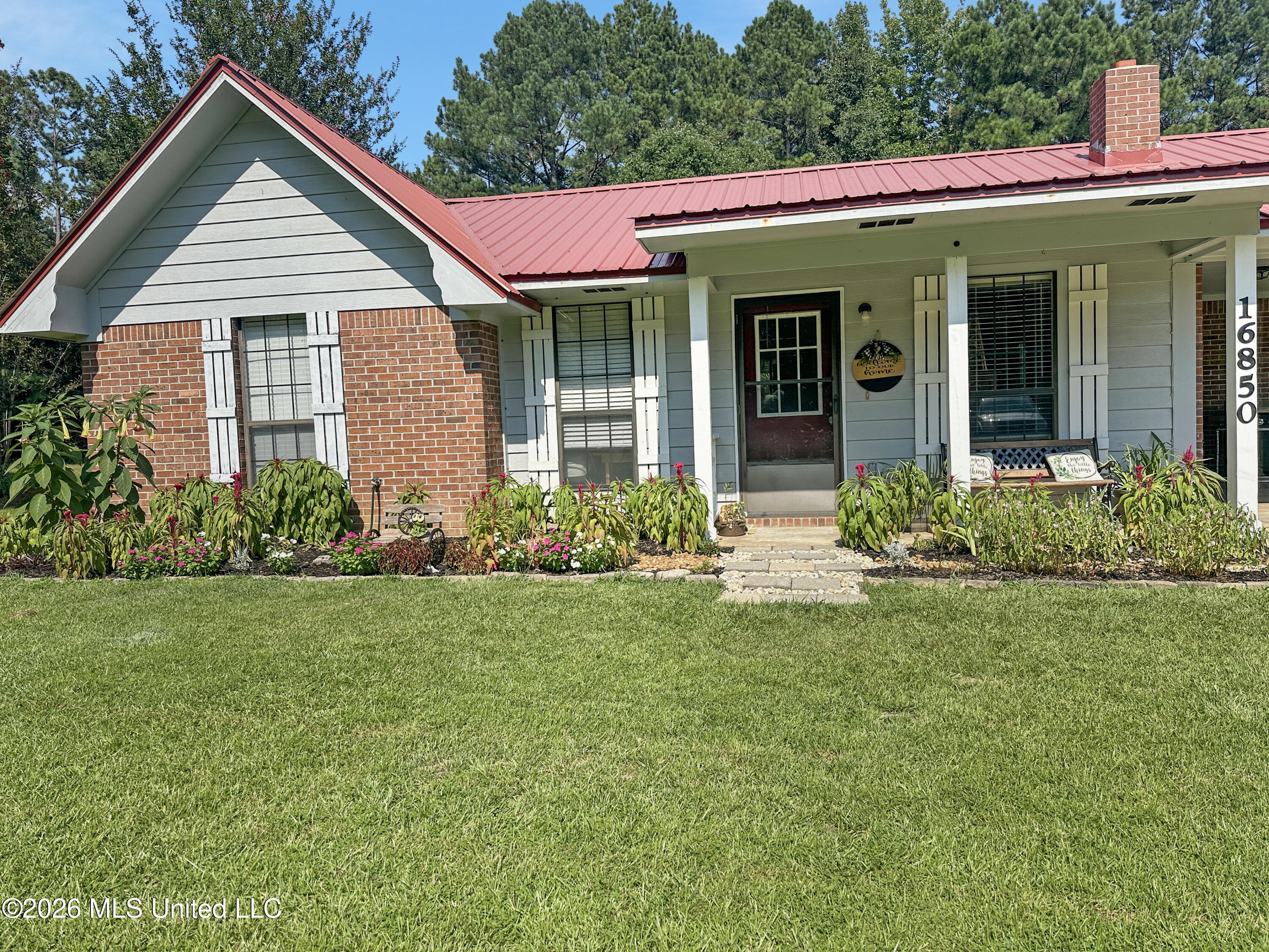 16850 E John C Stennis Drive Property Photo 4