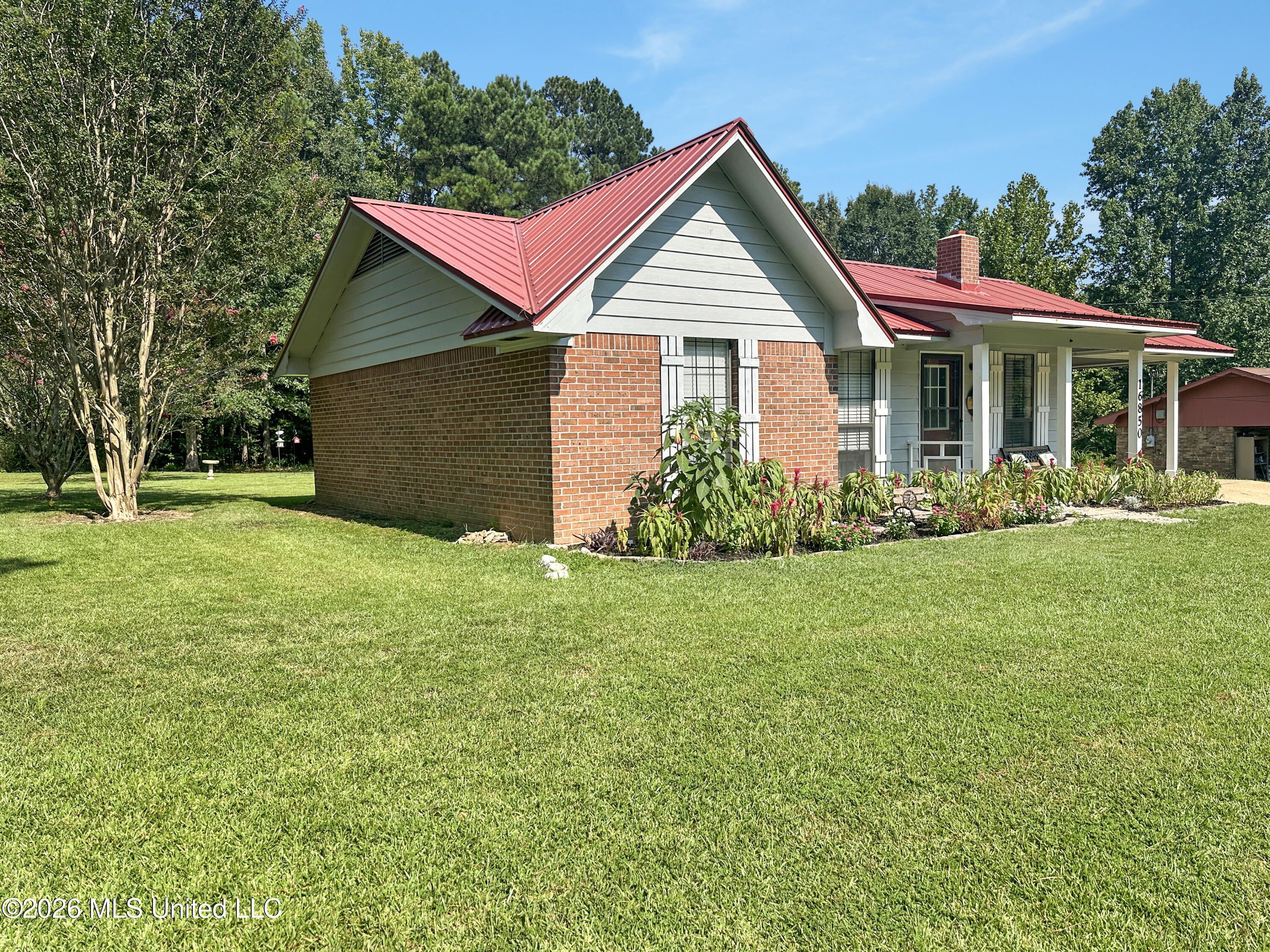 16850 E John C Stennis Drive Property Photo 5